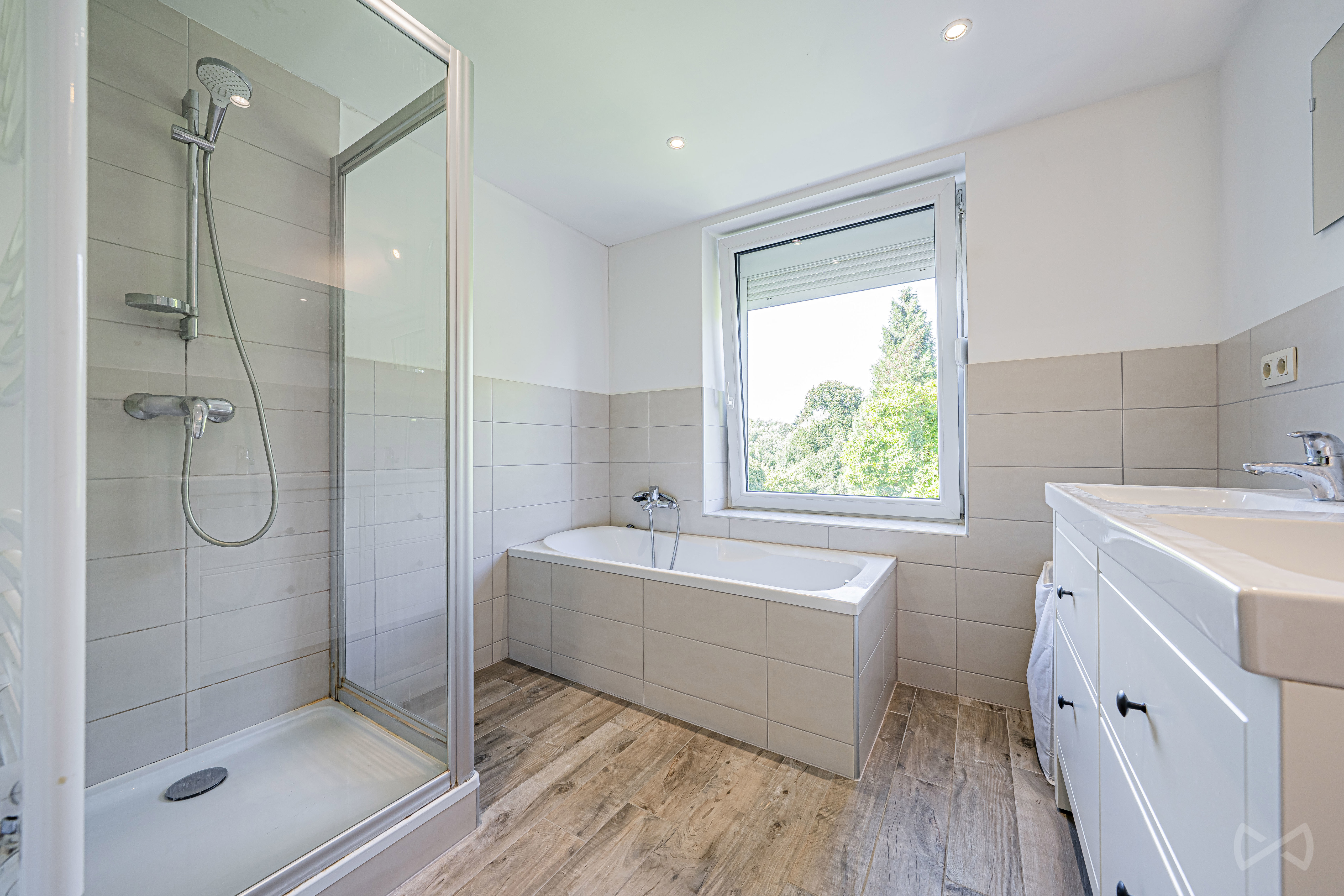 Photo 2 sur 4 pour Maison de quatre chambres à Waterloo