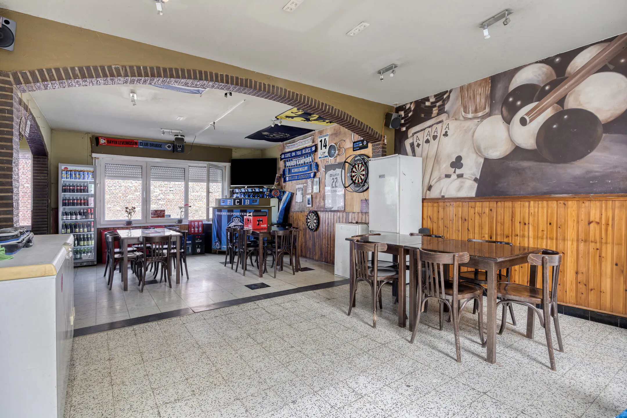 Photo 4 sur 4 pour Immeuble mixte de trois chambres à Asse
