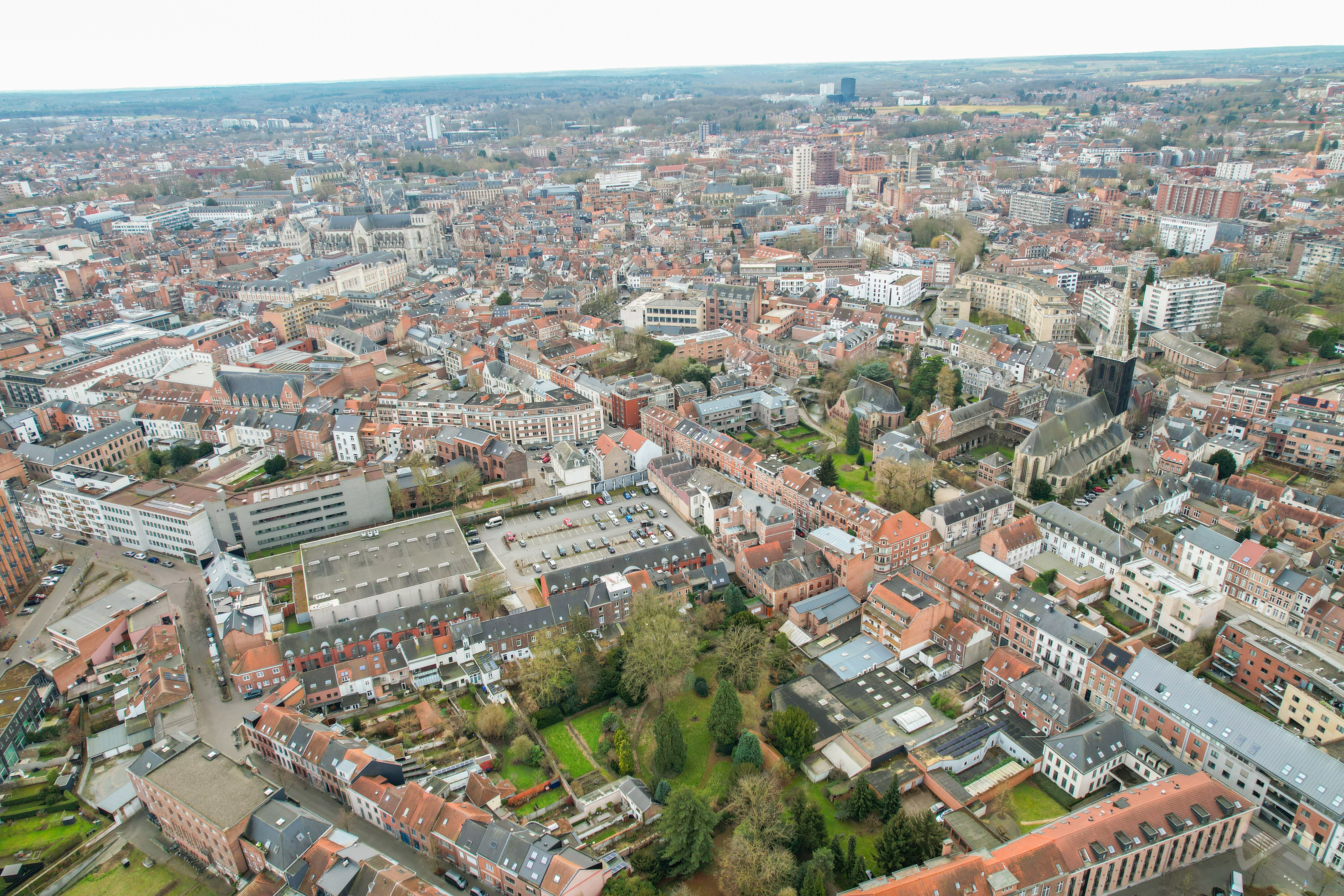 Foto 2 van 3 van Huis met vijf slaapkamers in Leuven