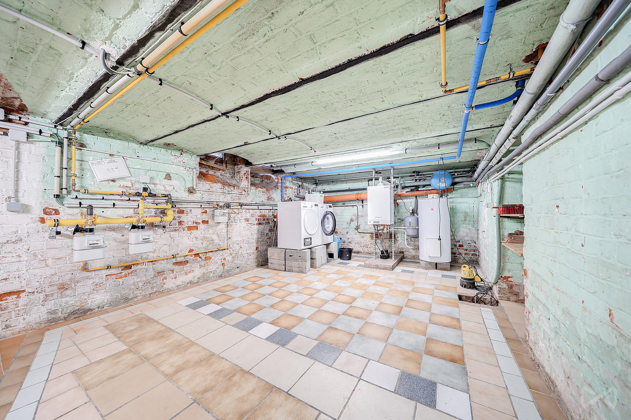 Photo 2 sur 4 pour Immeuble mixte de deux chambres à Hannut