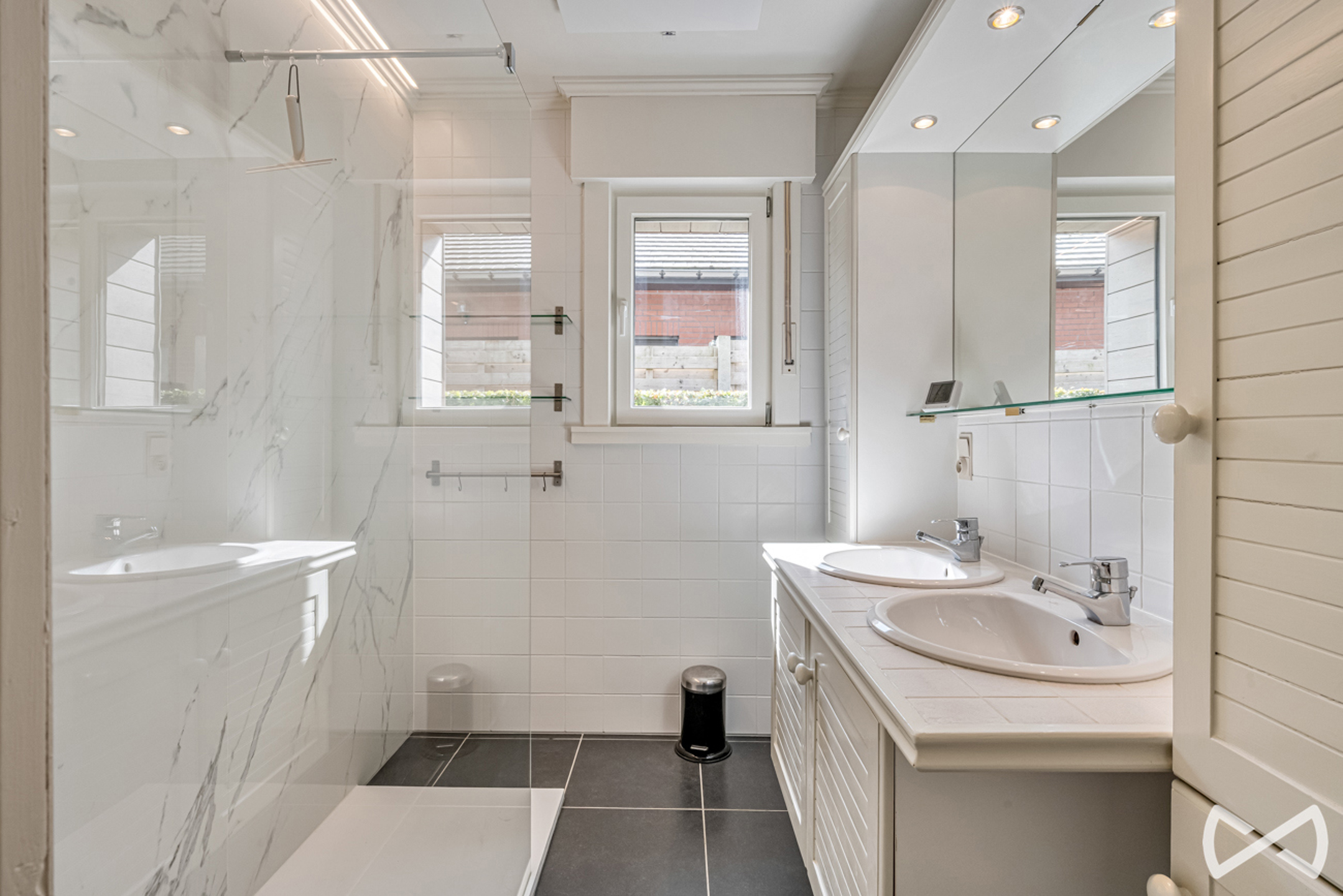 Picture 1 of 4 for Villa with four bedrooms in Zwalm