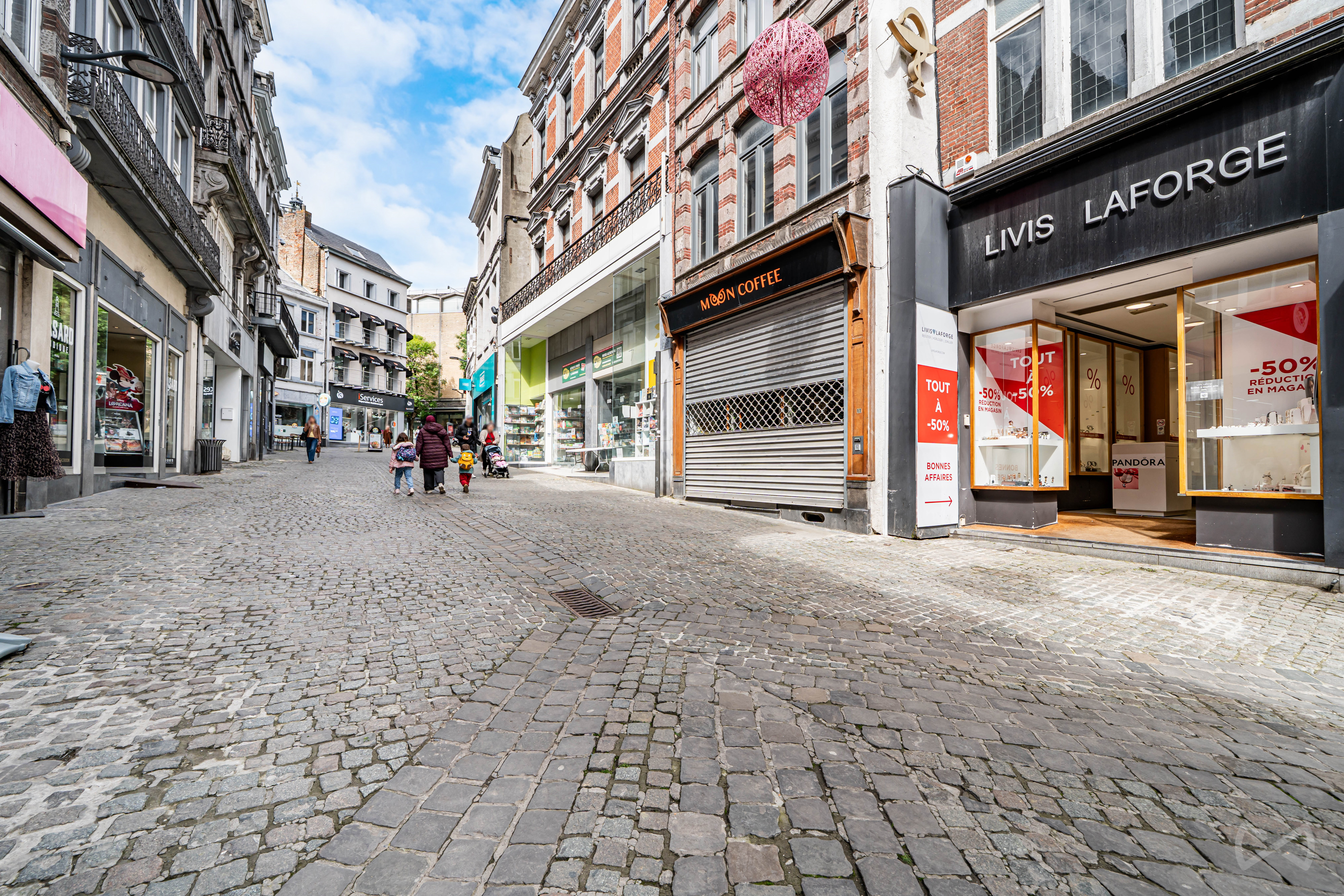 Picture 2 of 4 for Multi-purpose building in Mons