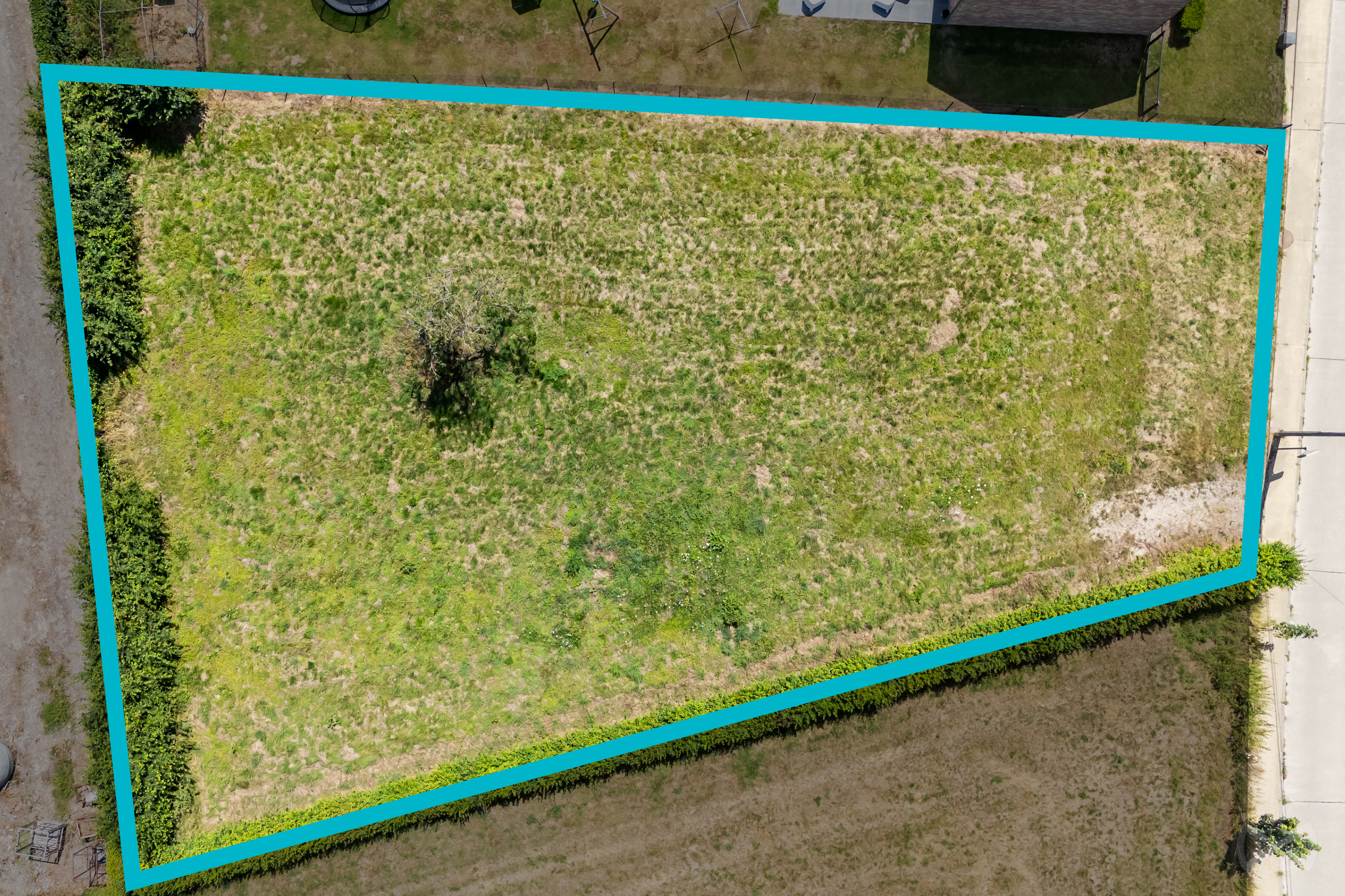 Picture 2 of 4 for Building ground in Boëlhe