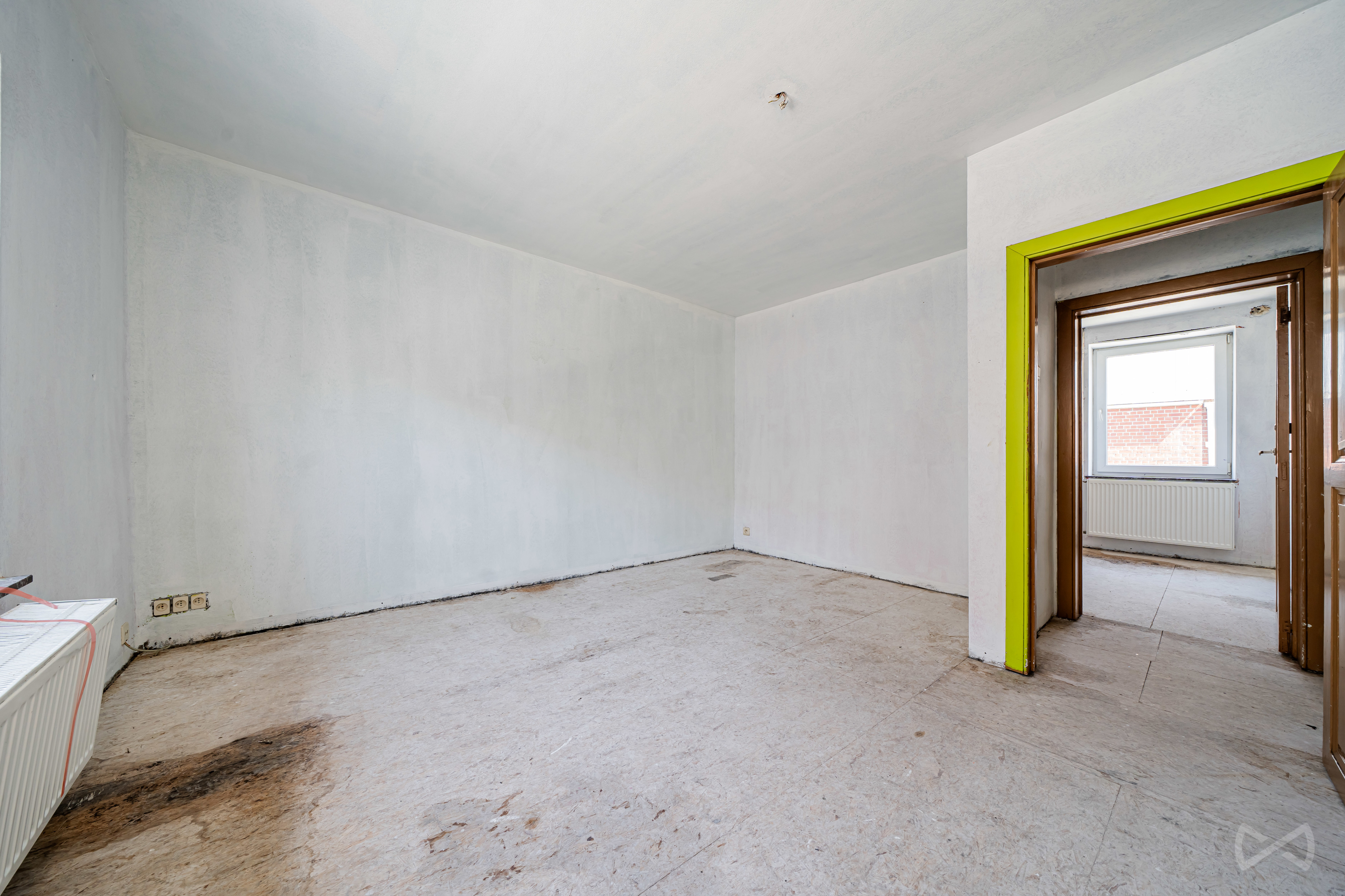 Photo 2 sur 3 pour Immeuble mixte de deux chambres à Florennes