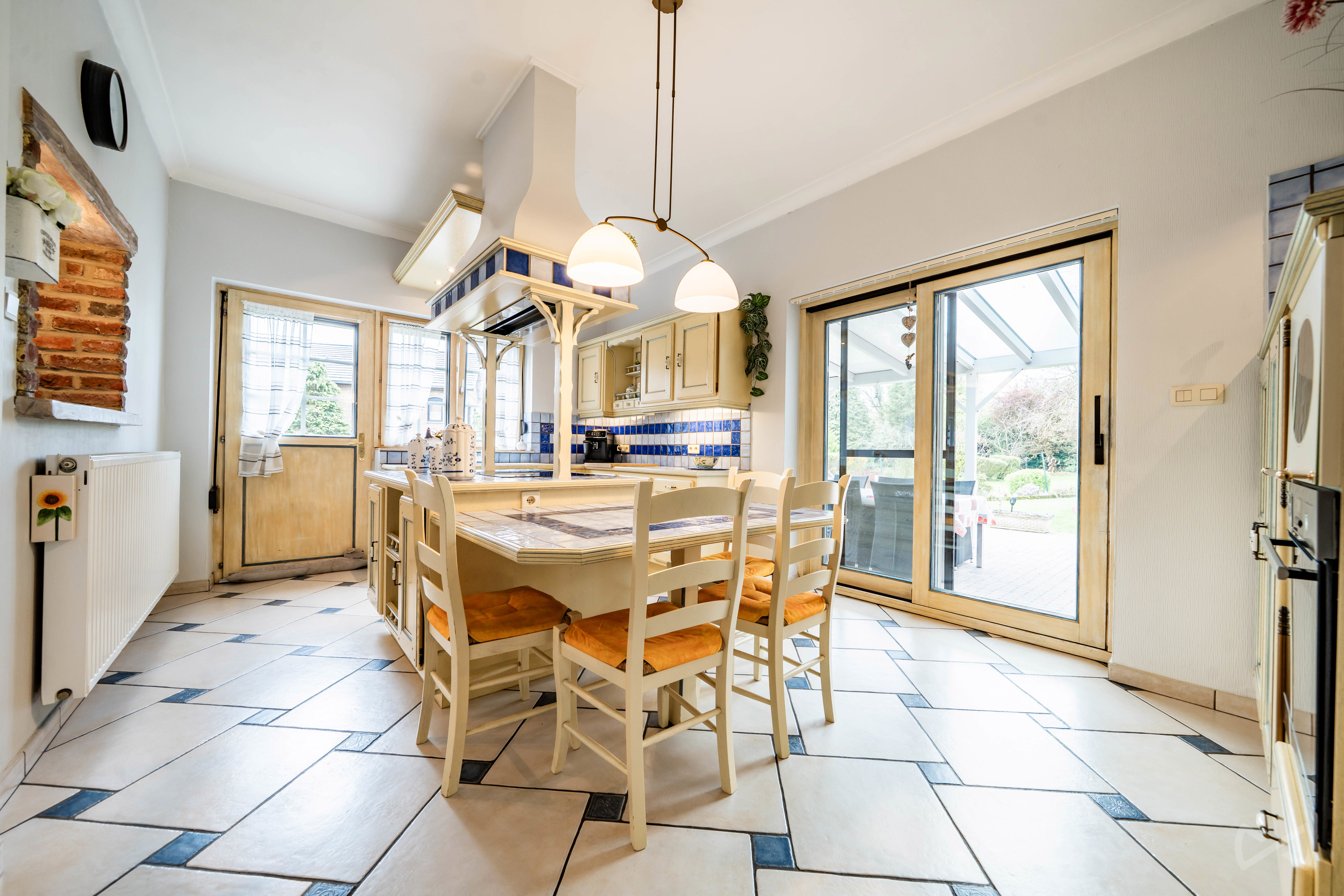 Picture 1 of 4 for Villa with four bedrooms in Marcinelle