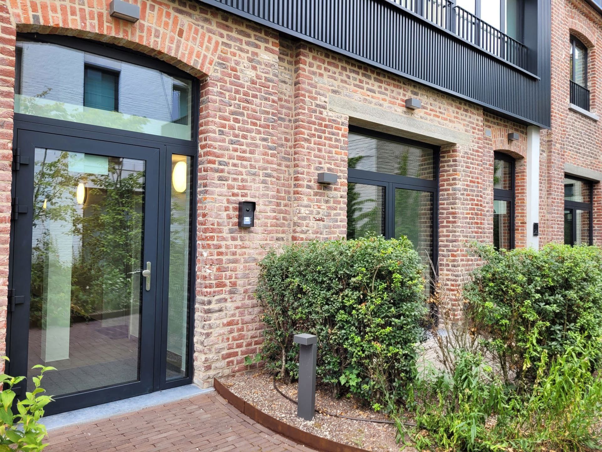 Picture 2 of 3 for Studio in Ixelles