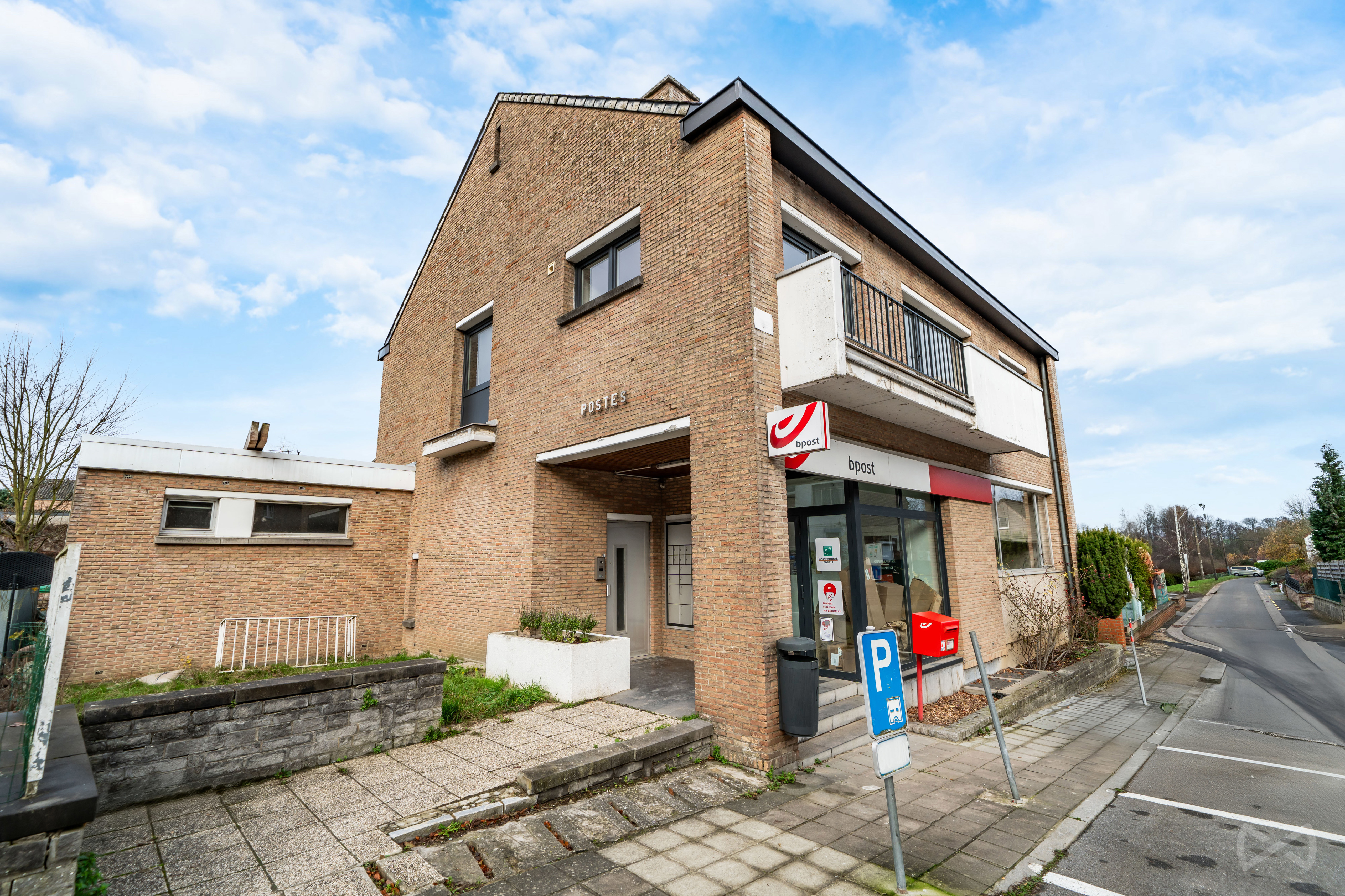 Photo 2 sur 3 pour Immeuble mixte de cinq chambres à Orp-jauche