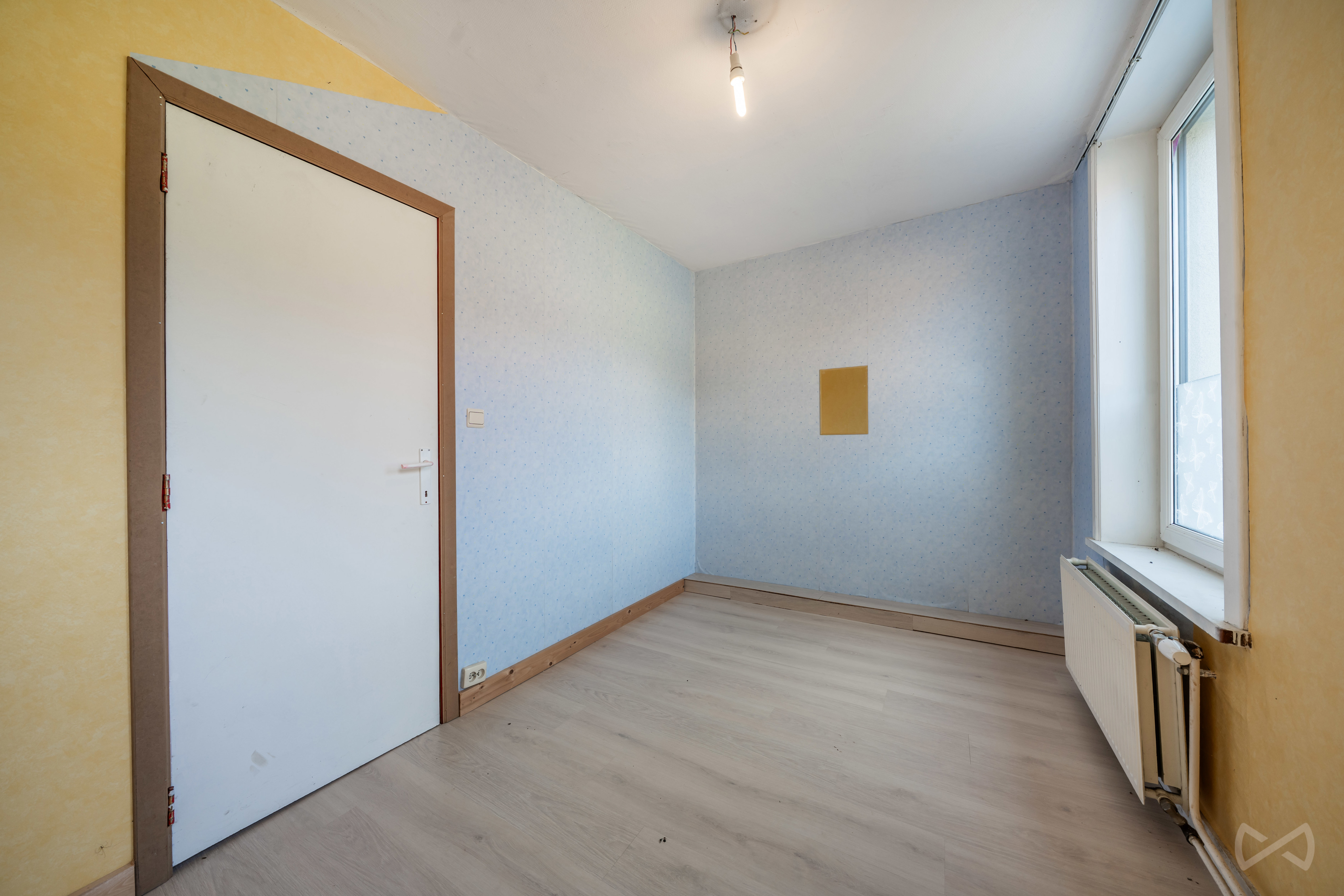 Picture 2 of 4 for House with five bedrooms in Court-saint-Étienne