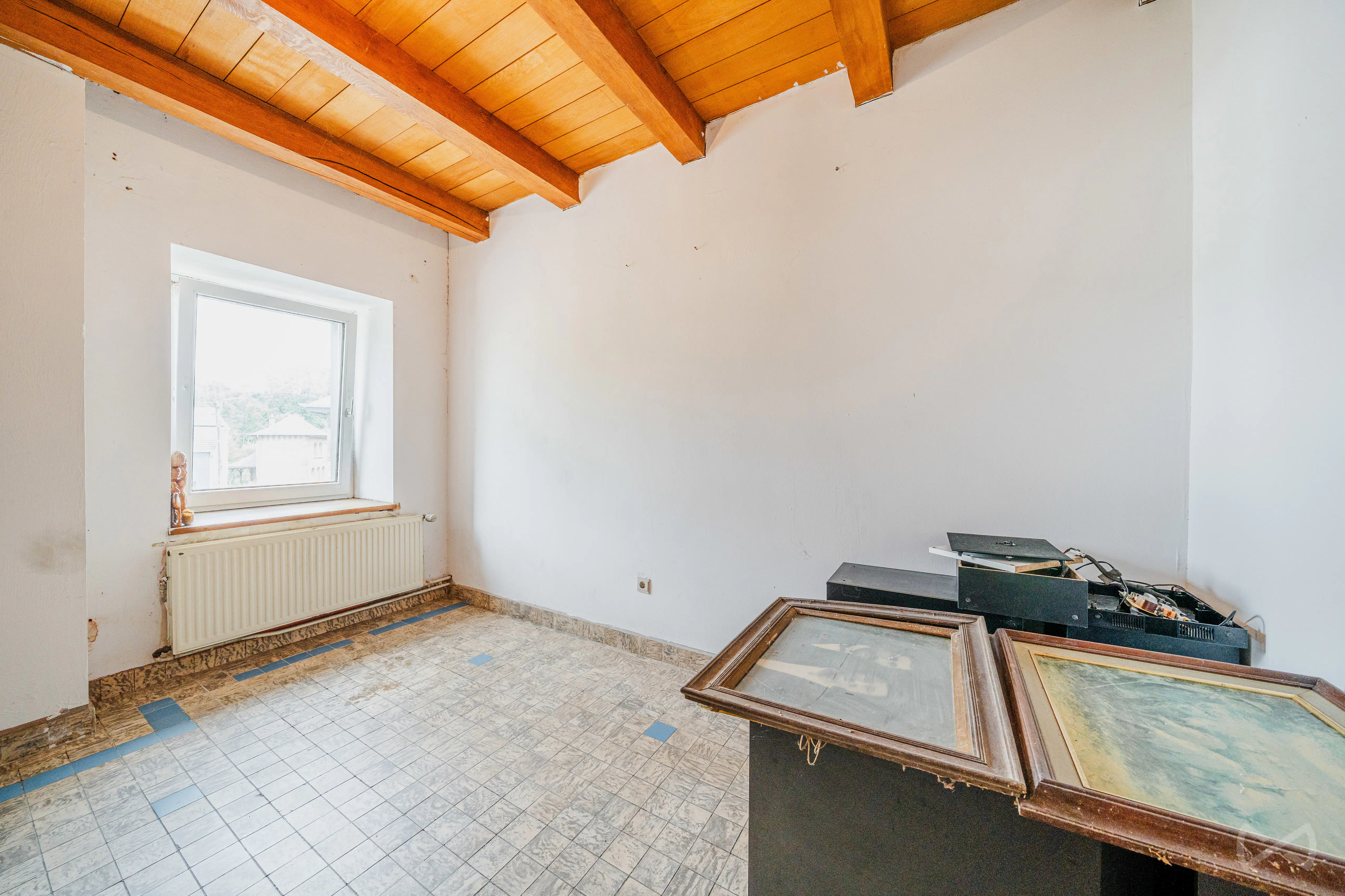 Photo 4 sur 4 pour Immeuble à appartements de cinq chambres à Juseret