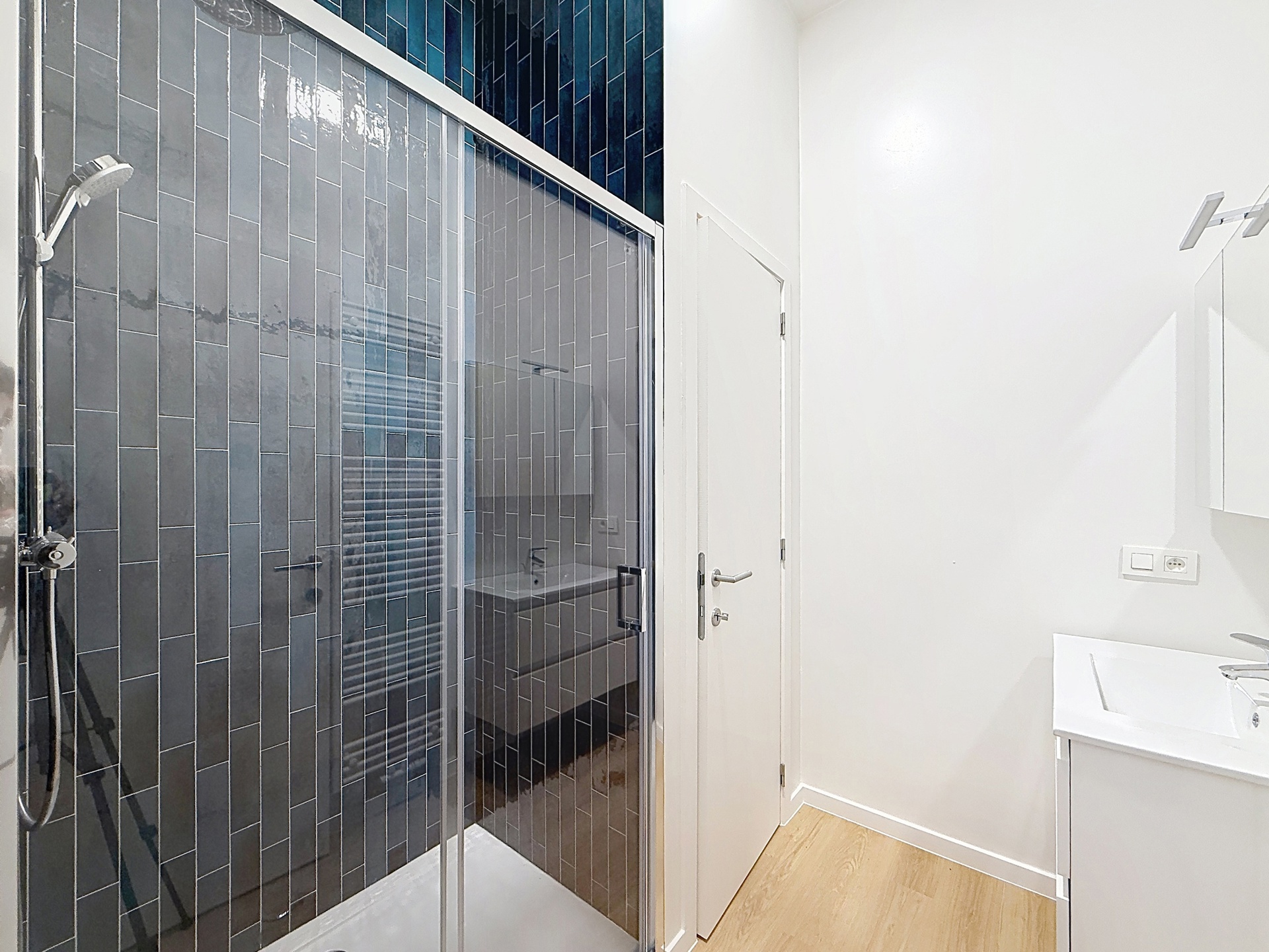 Picture 3 of 3 for Flat with two bedrooms in Ath