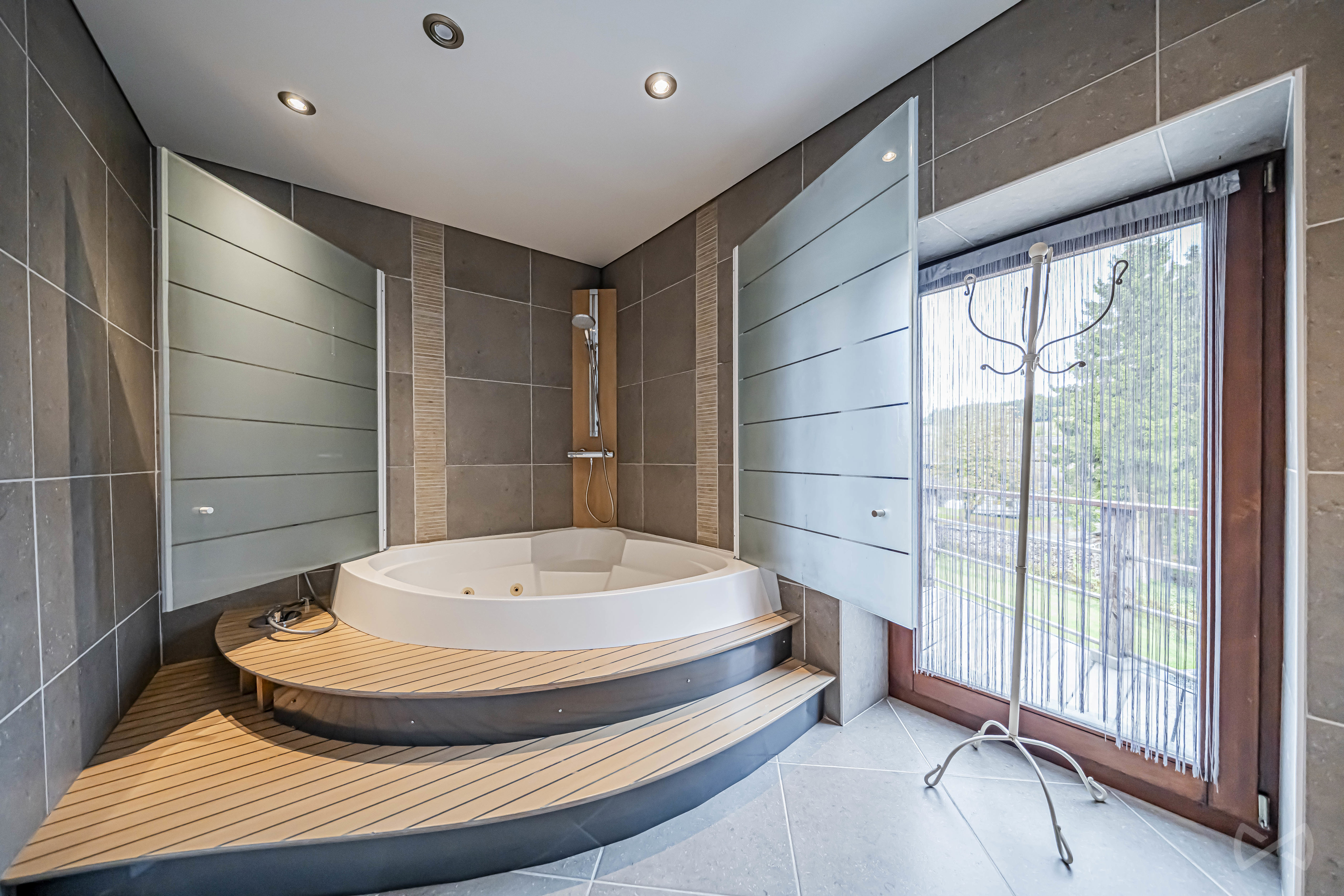 Picture 4 of 4 for House with four bedrooms in Libin Redu