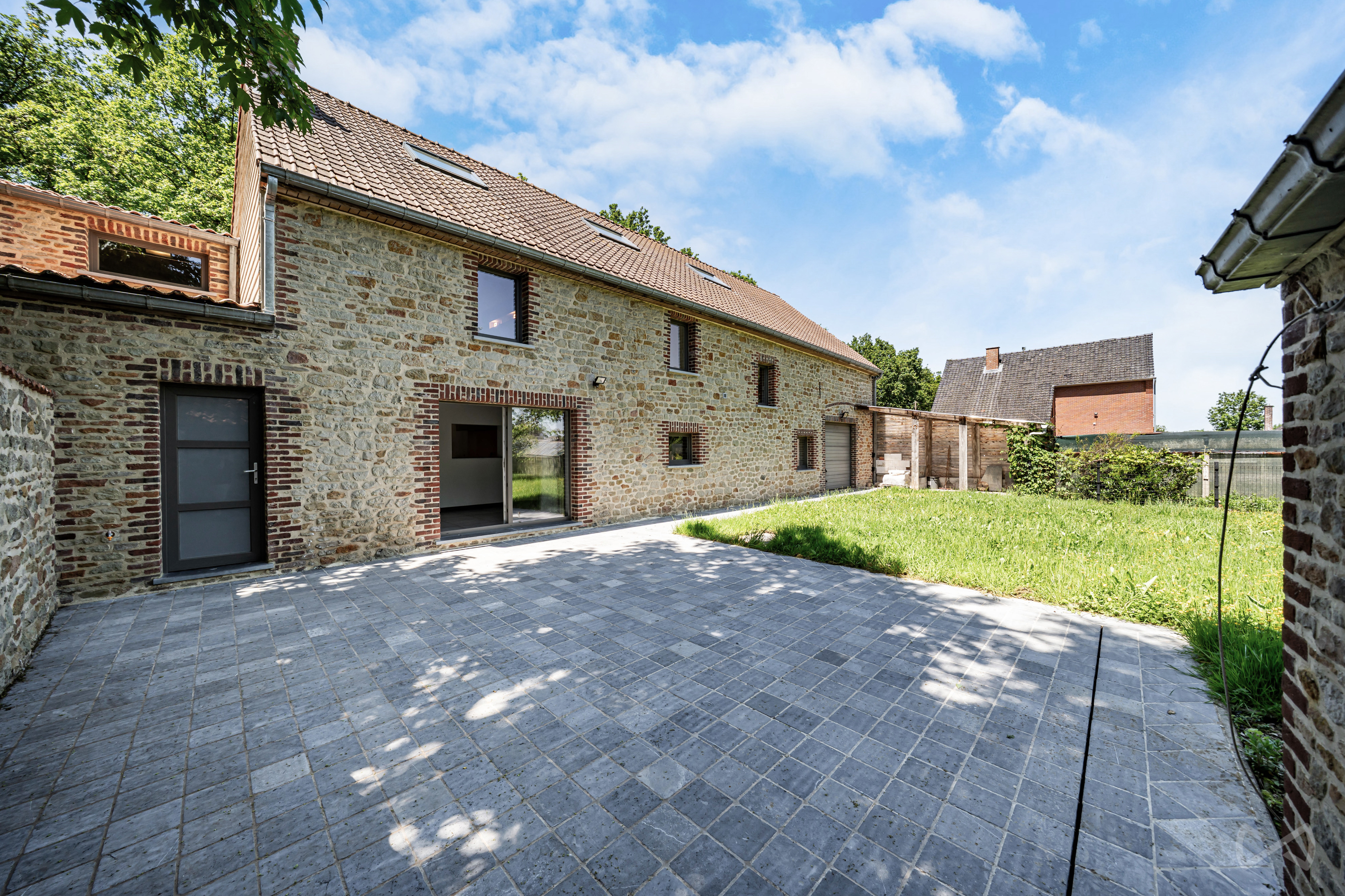 Photo 1 sur 4 pour Maison de quatre chambres à Beloeil