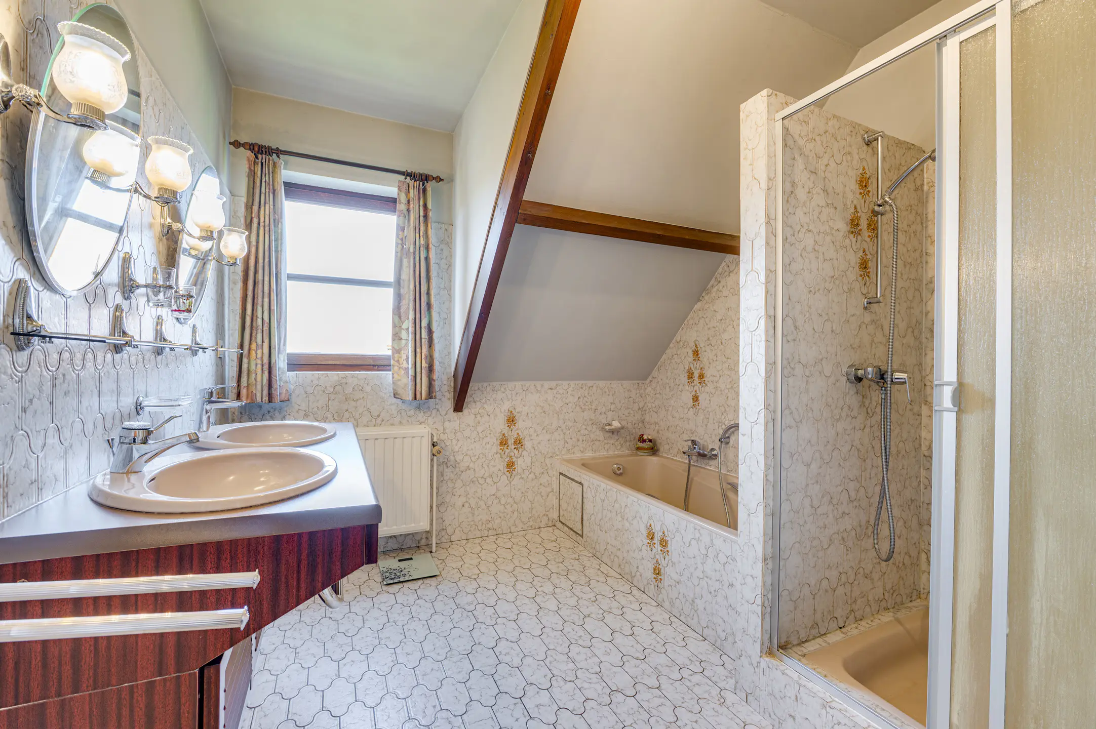 Picture 4 of 4 for Villa with four bedrooms in Enghien Petit-Enghien
