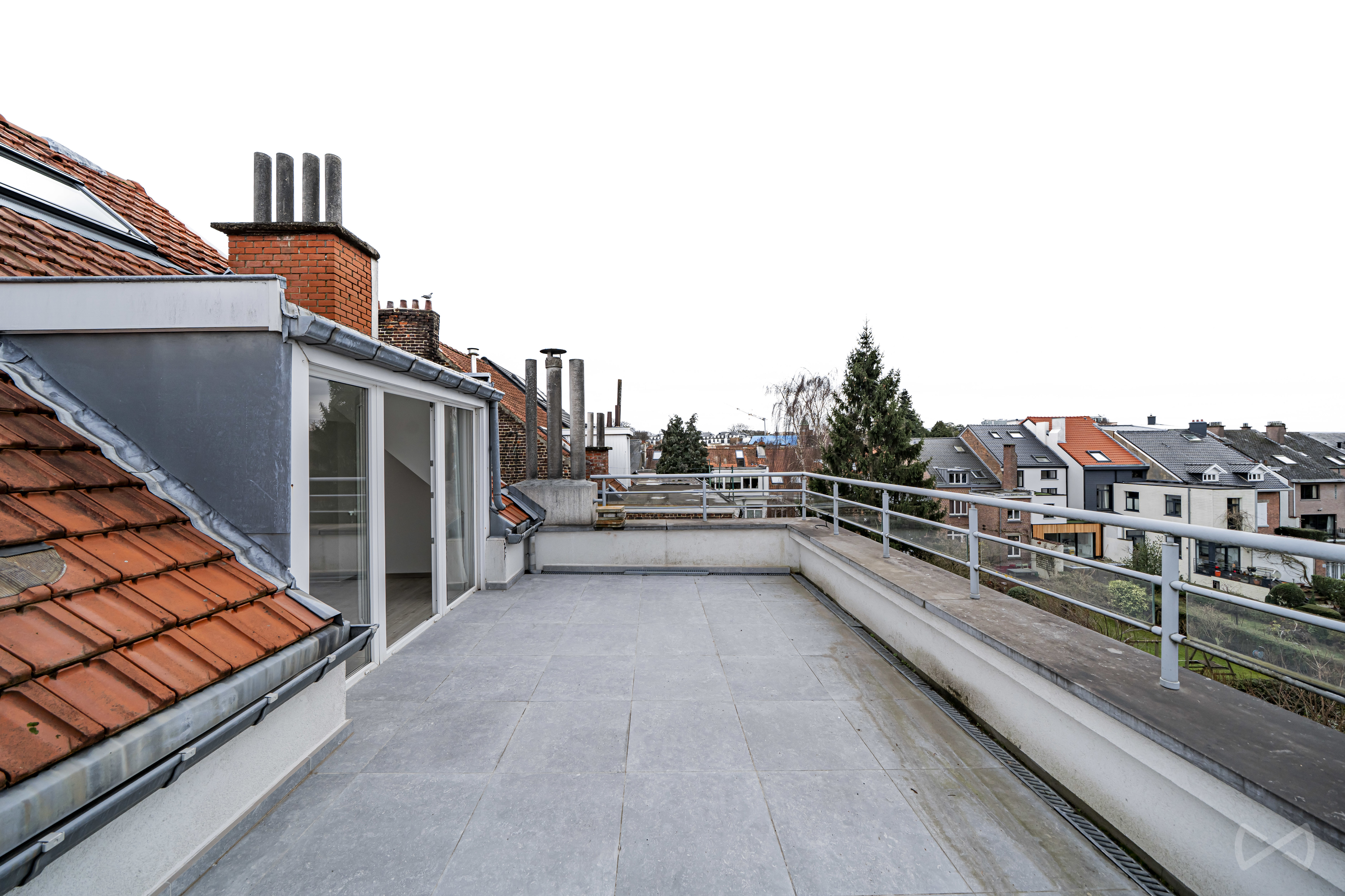 Picture 1 of 4 for Apartment block with four bedrooms in Uccle