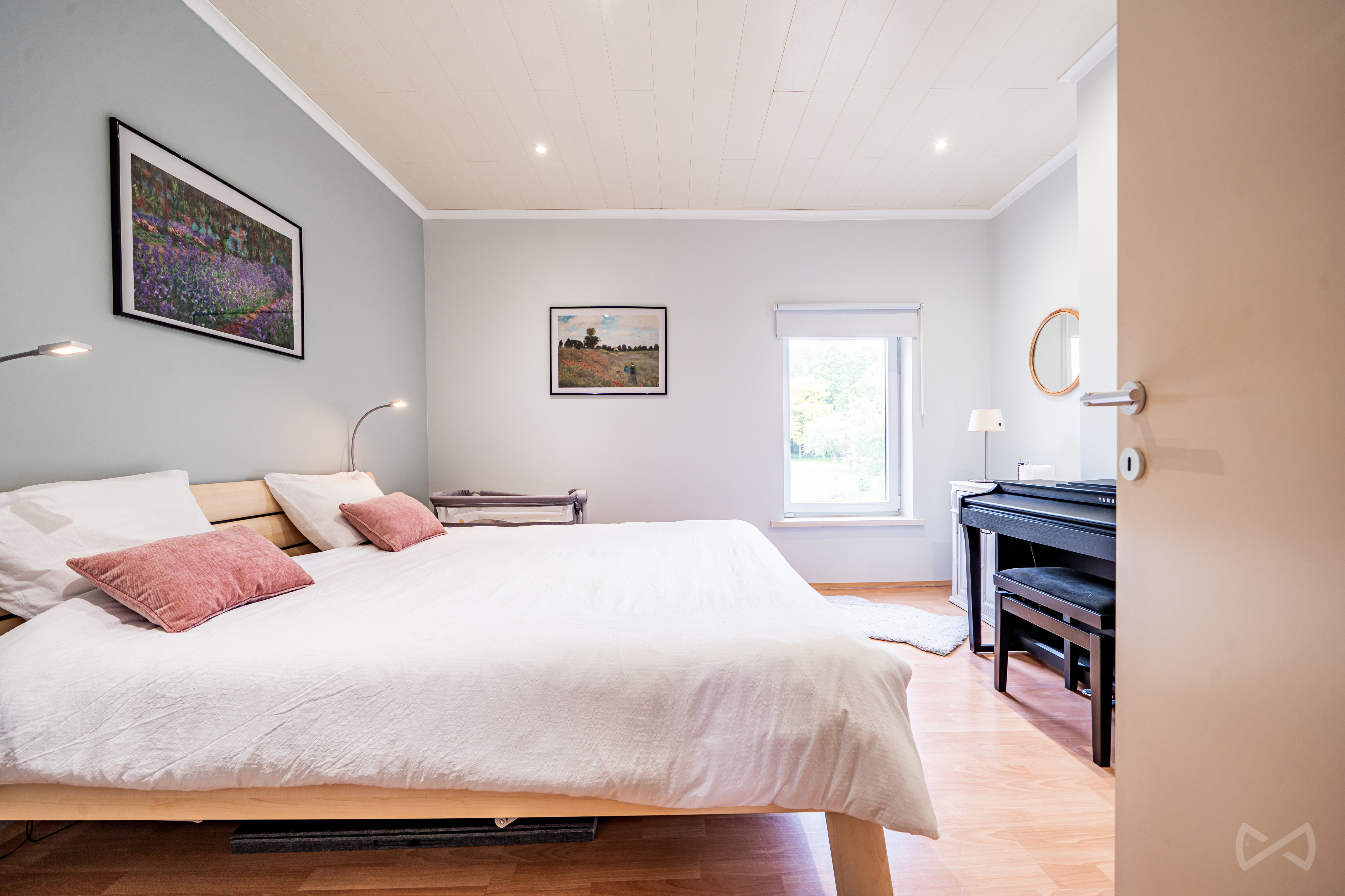 Picture 2 of 4 for House with five bedrooms in Mont-sur-marchienne