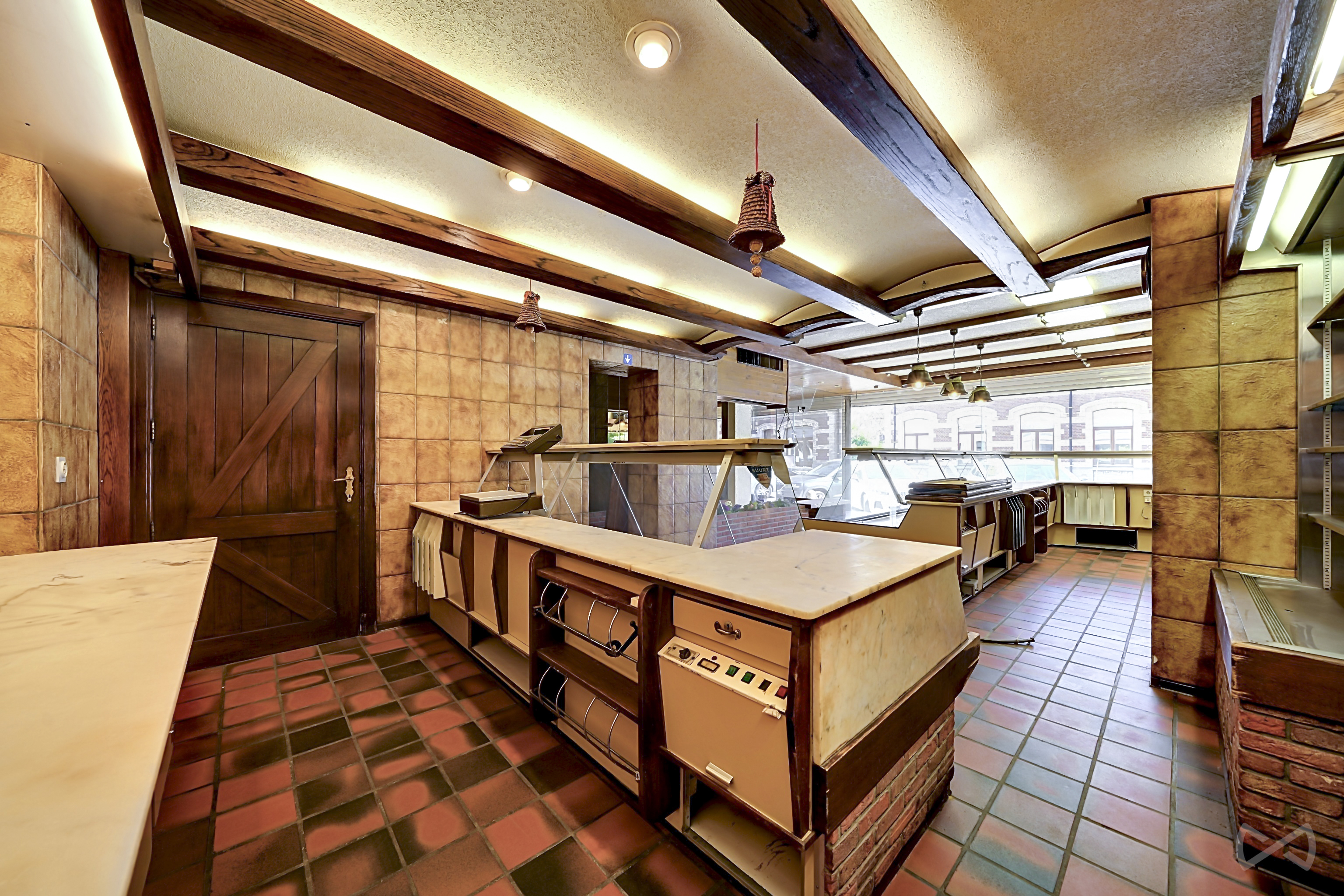 Foto 4 van 4 van Gebouw voor gemengd gebruik met vier slaapkamers in Eghezee