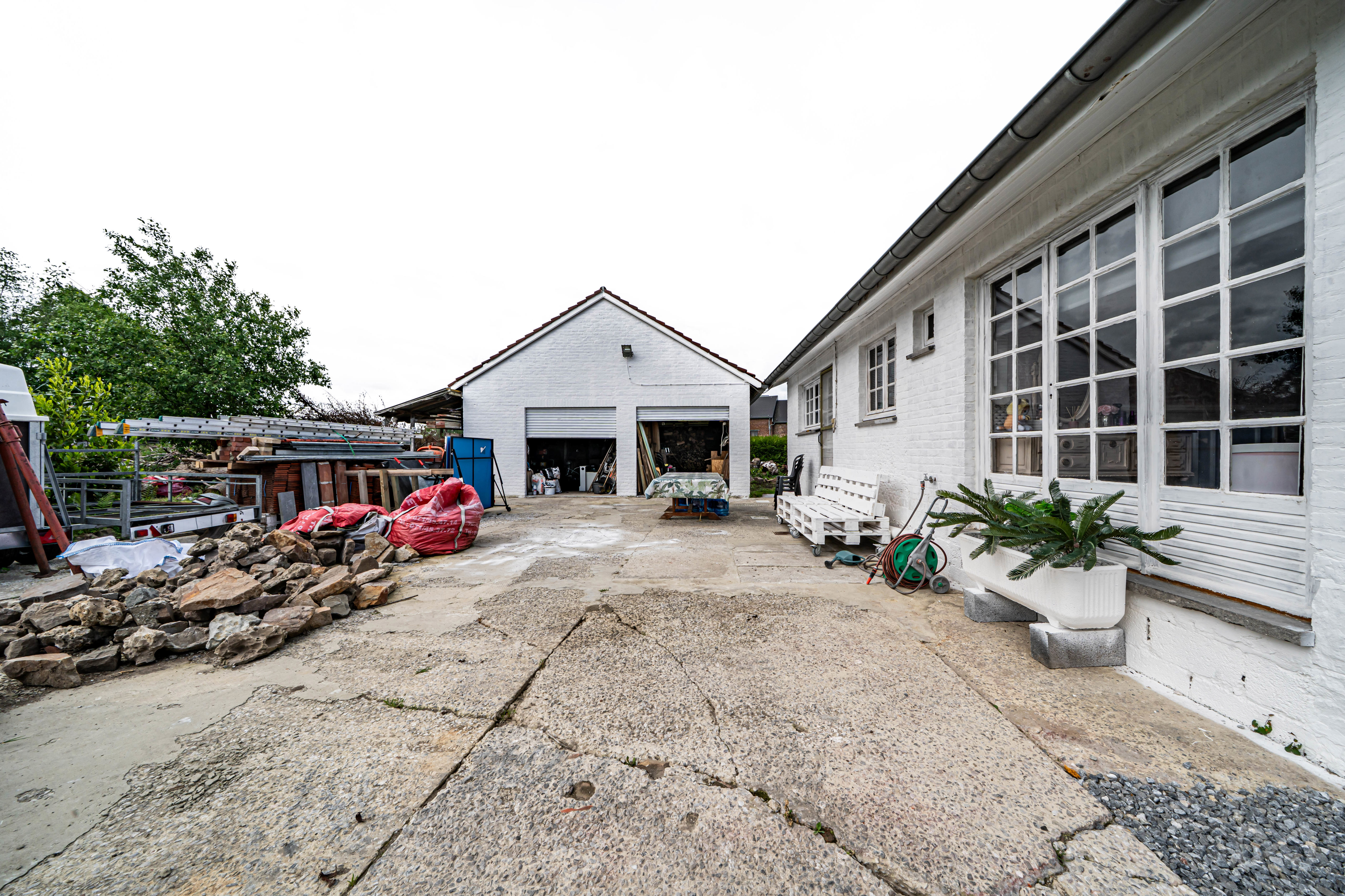 Picture 1 of 4 for Villa with five bedrooms in Lobbes