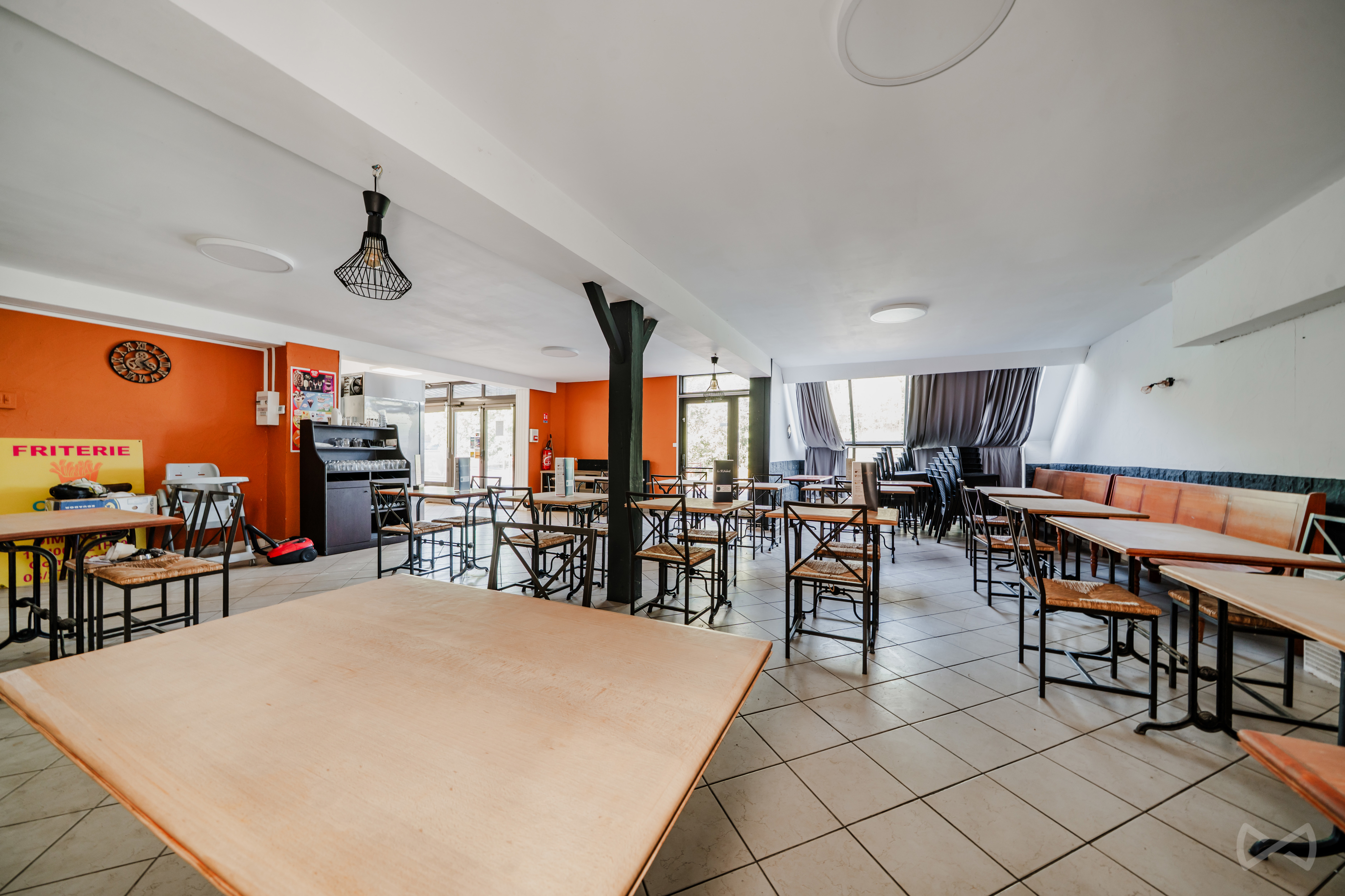 Photo 1 sur 4 pour Immeuble mixte de 15 chambres à Trelon