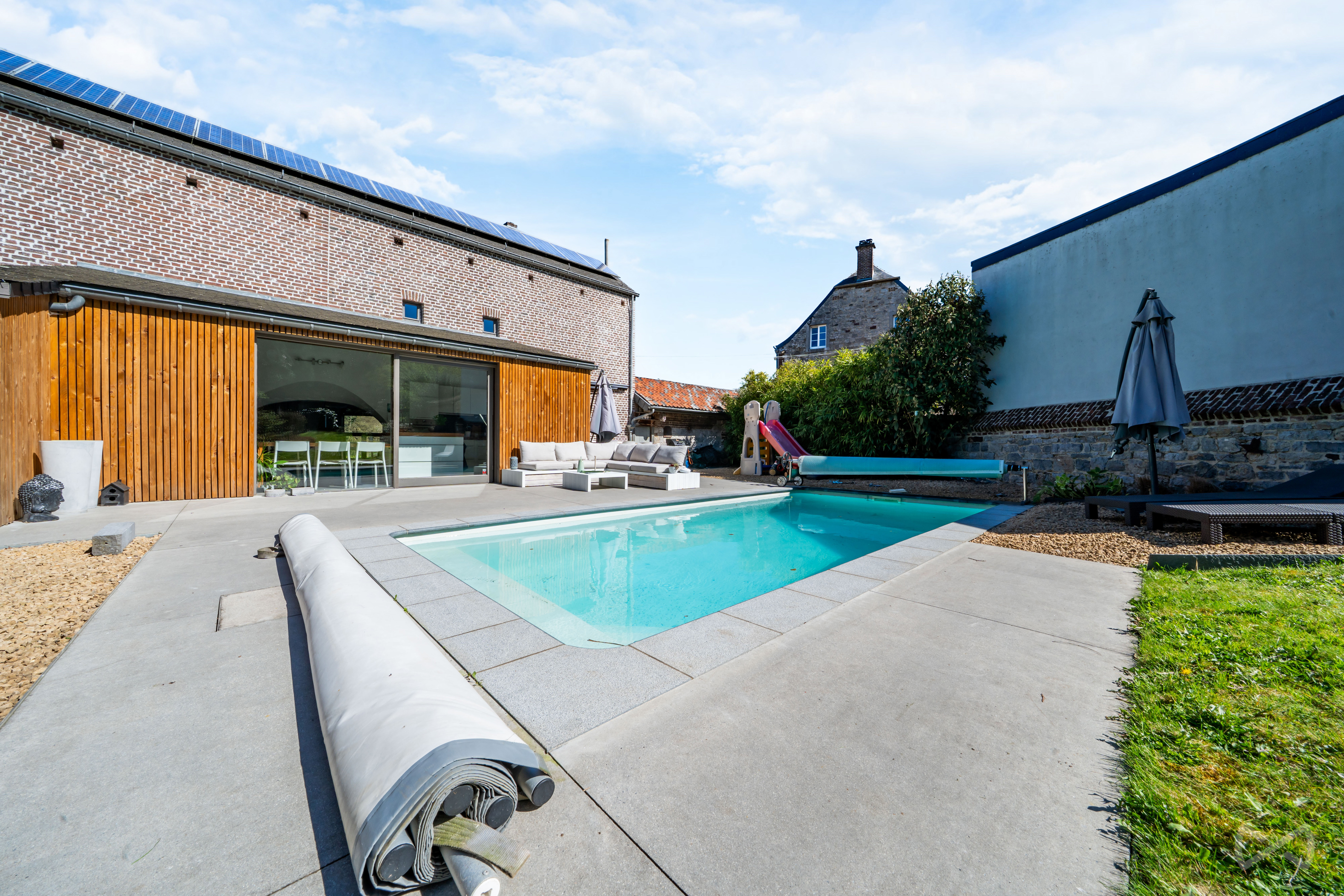 Picture 1 of 4 for Charming house with five bedrooms in Yvoir Godinne