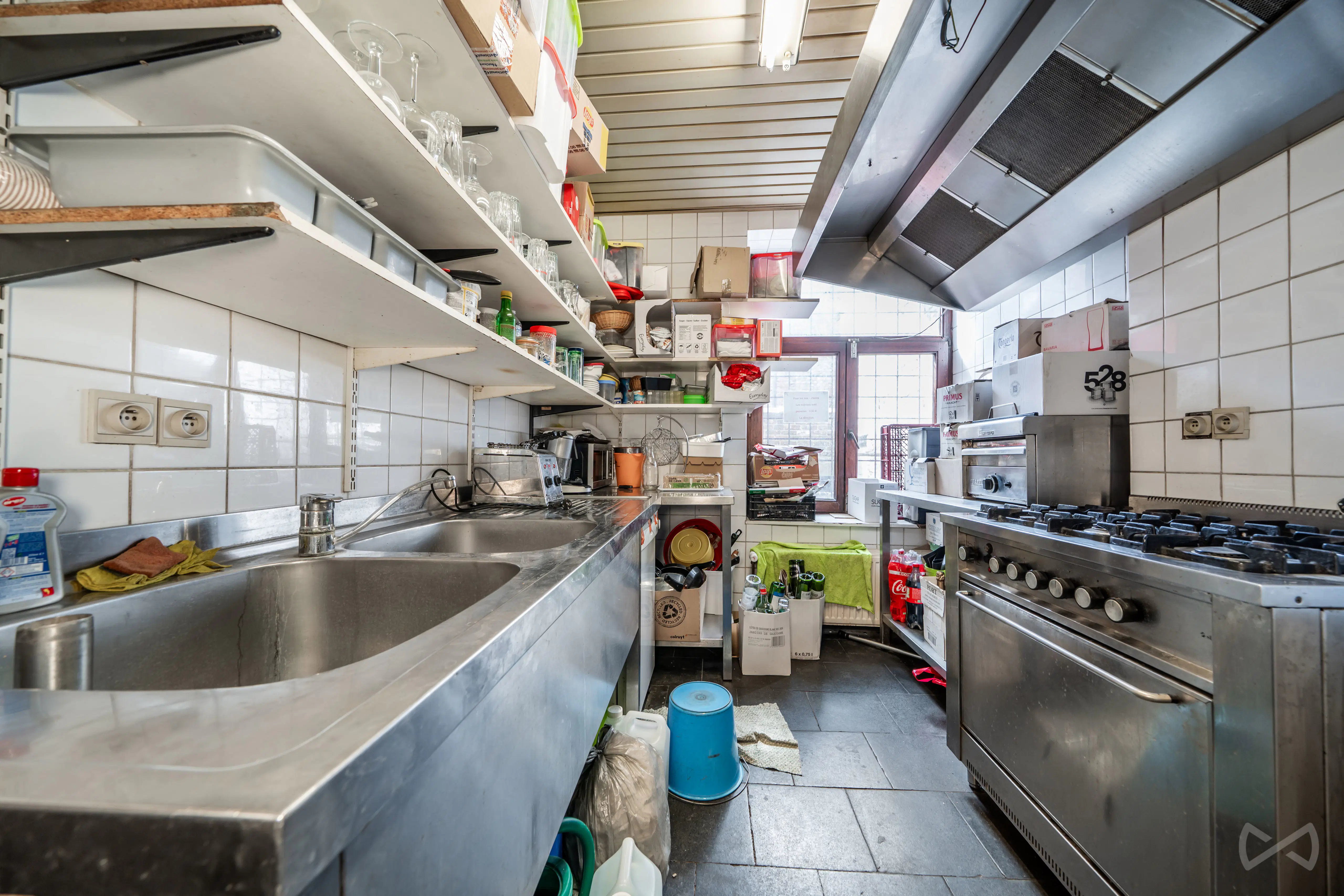Photo 2 sur 4 pour Immeuble mixte de deux chambres à Marchienne-au-Pont