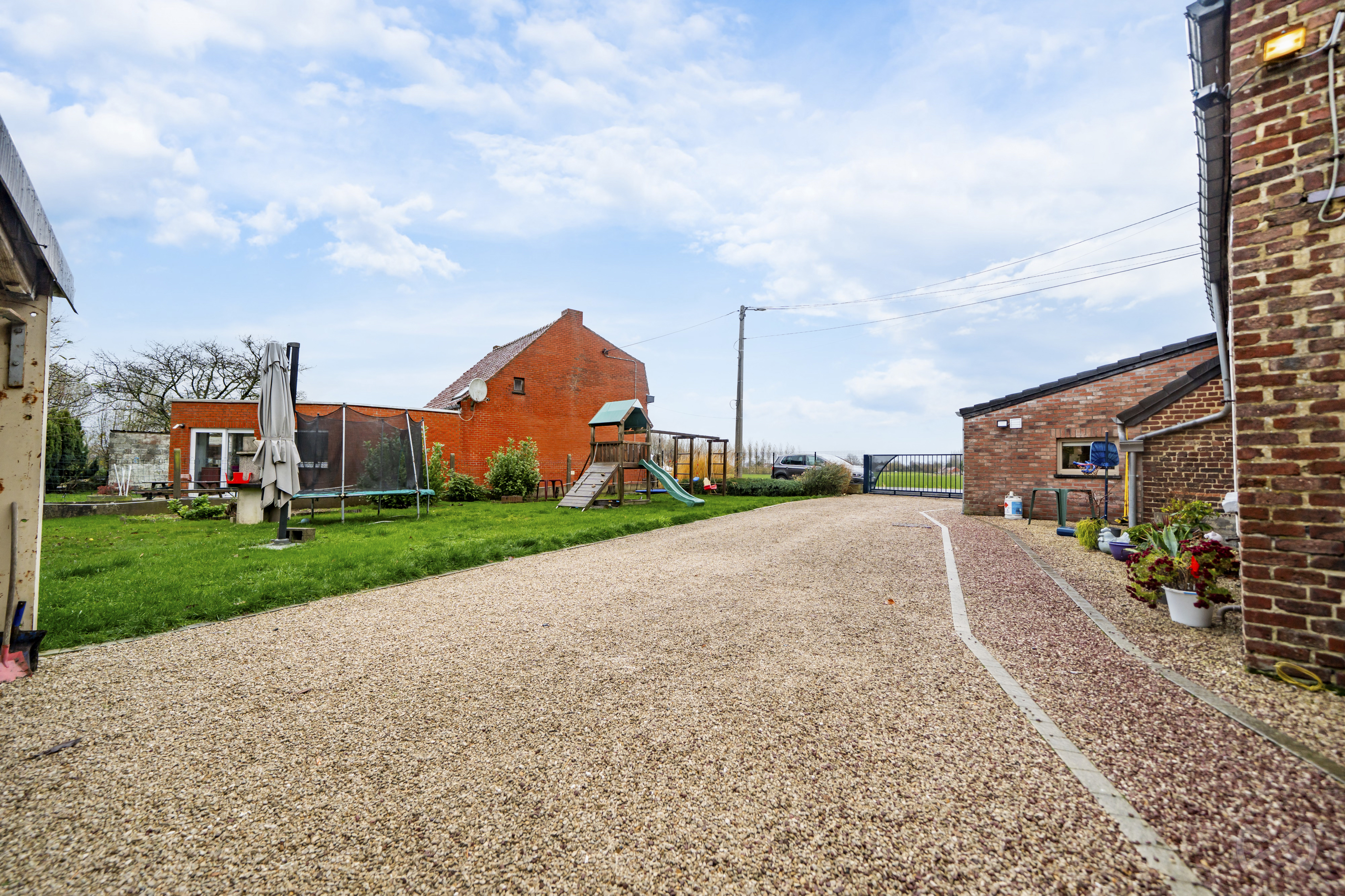 Picture 1 of 4 for House with six bedrooms in ChiÈvres