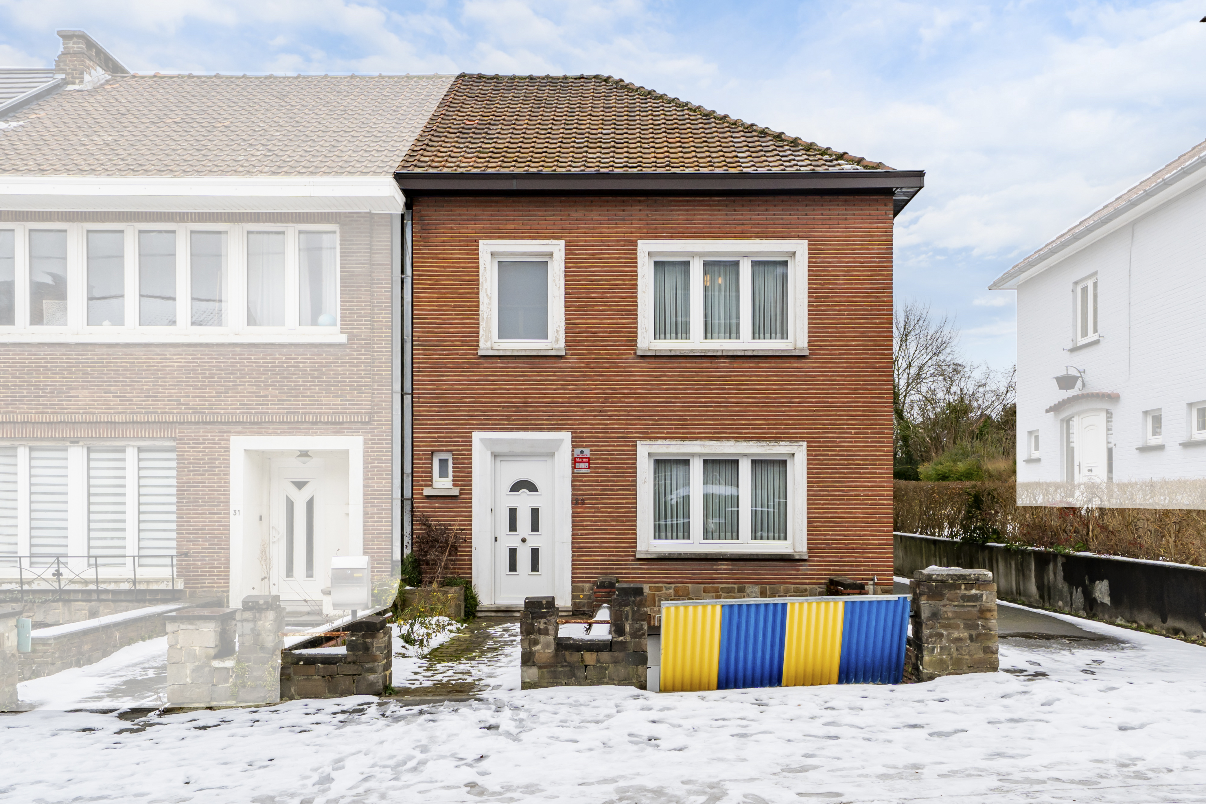 Picture 2 of 3 for House with four bedrooms in Mont-sur-marchienne