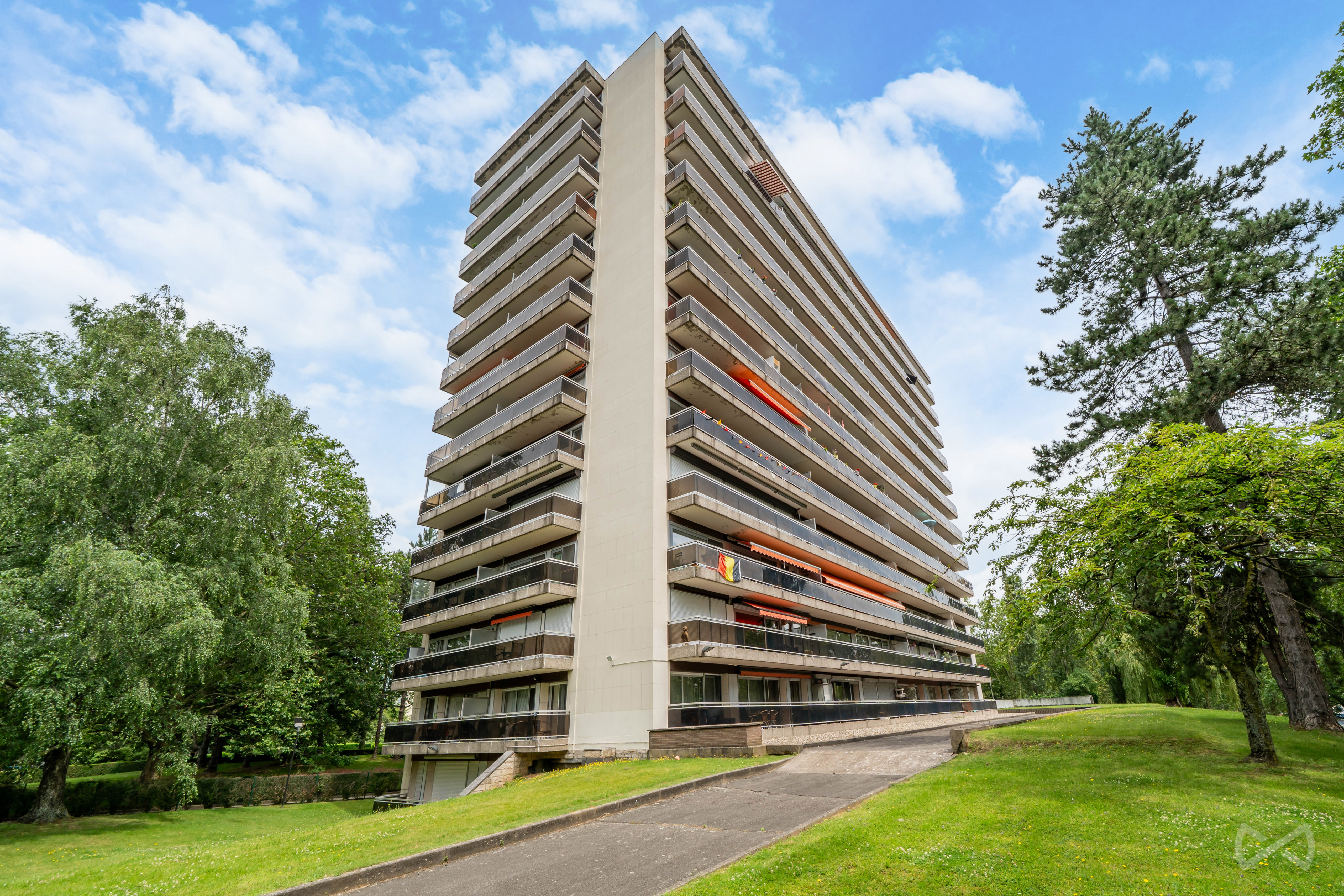 Picture 1 of 4 for Flat with three bedrooms in Anderlecht