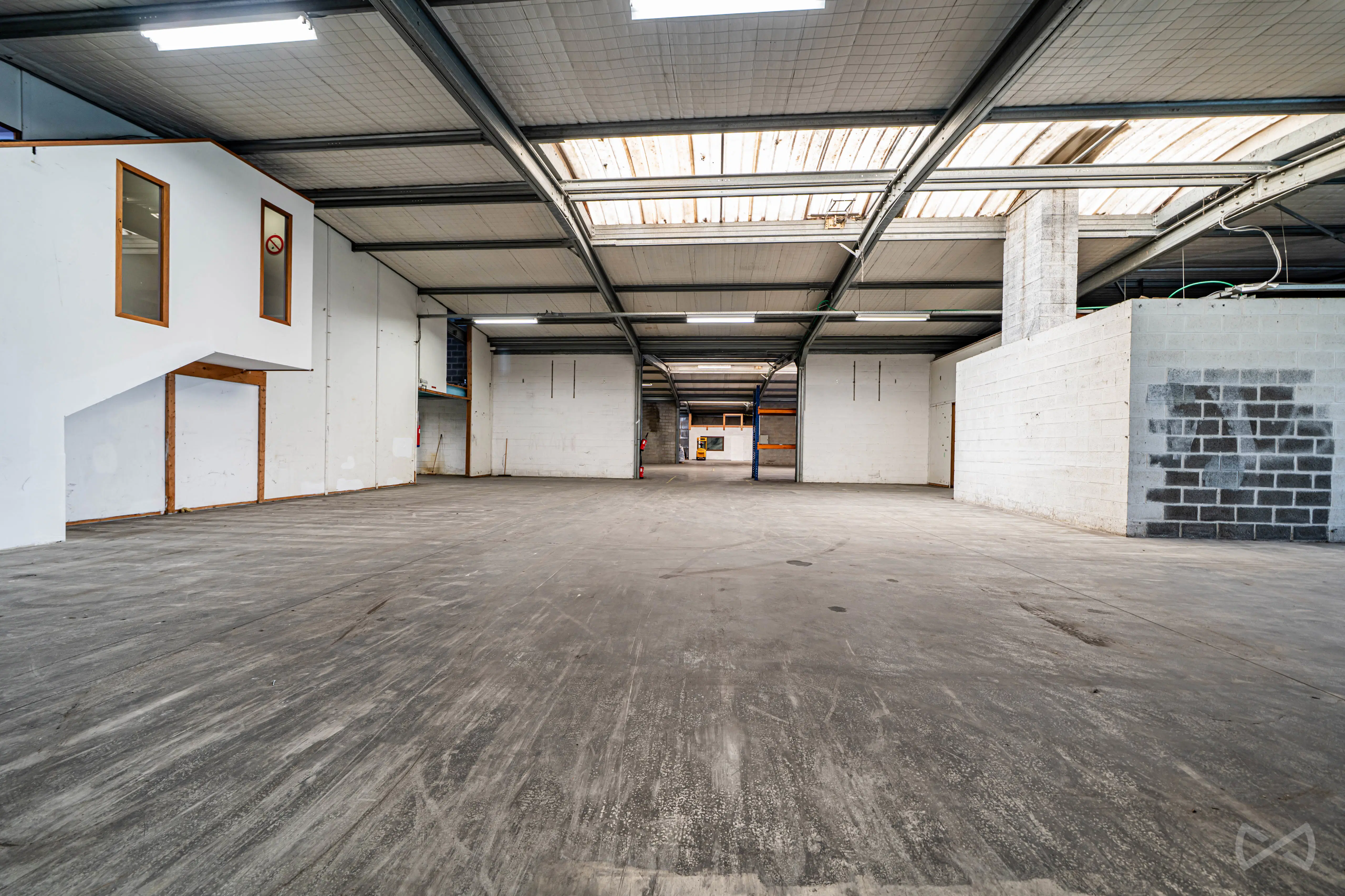 Picture 2 of 4 for Office and warehouse in Beaumont