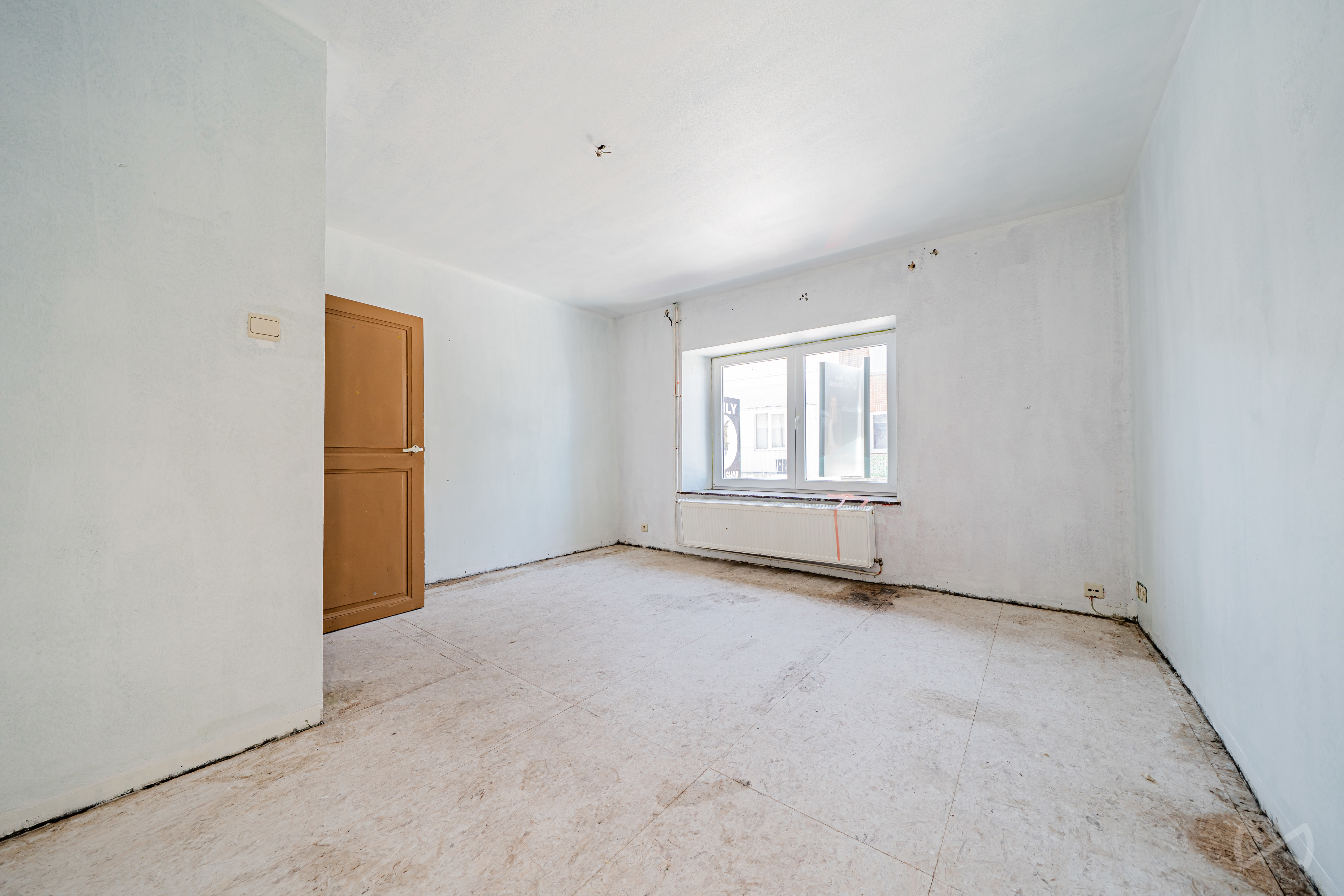 Photo 3 sur 3 pour Immeuble mixte de deux chambres à Florennes