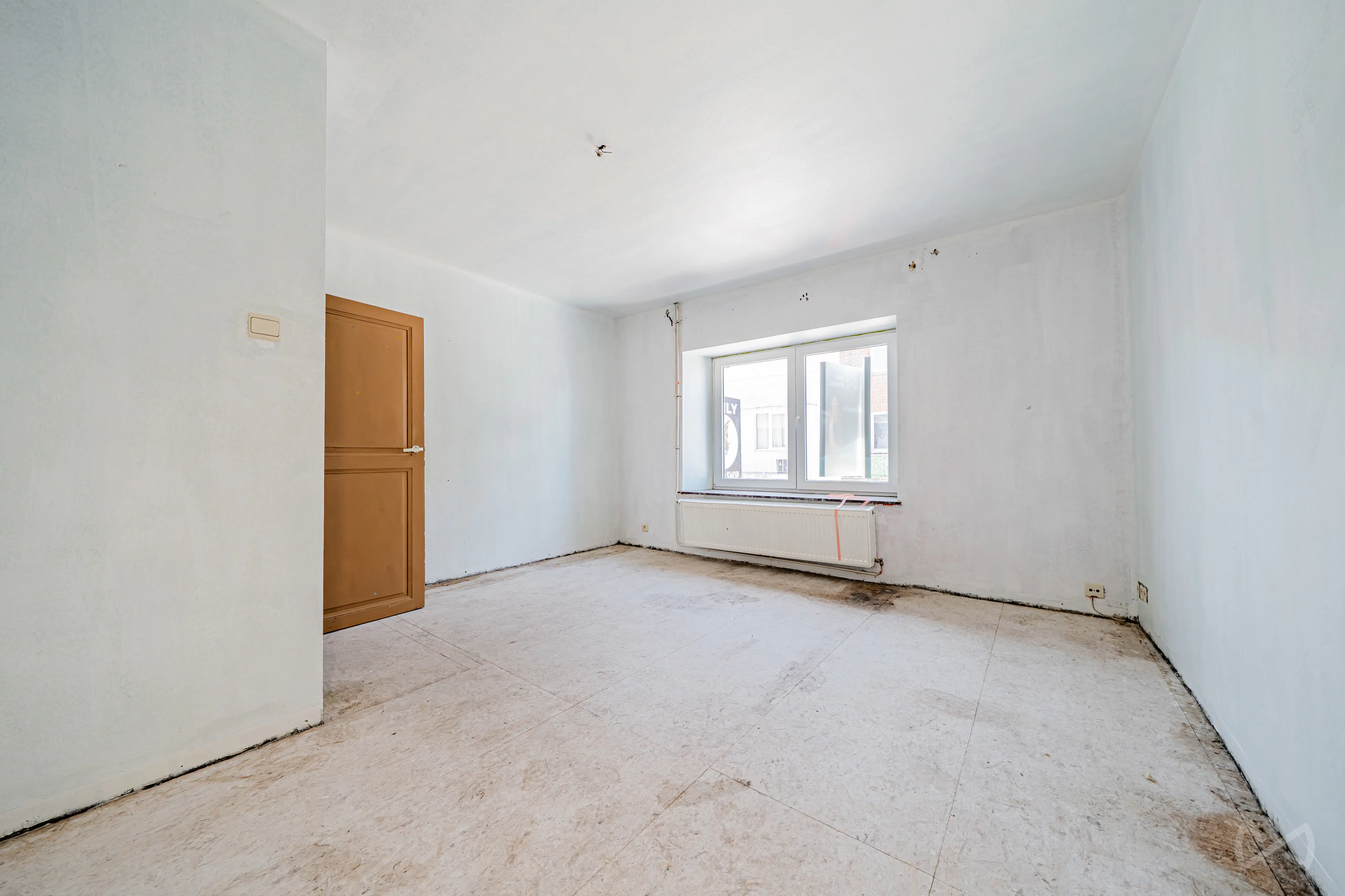 Photo 3 sur 3 pour Immeuble mixte de deux chambres à Florennes