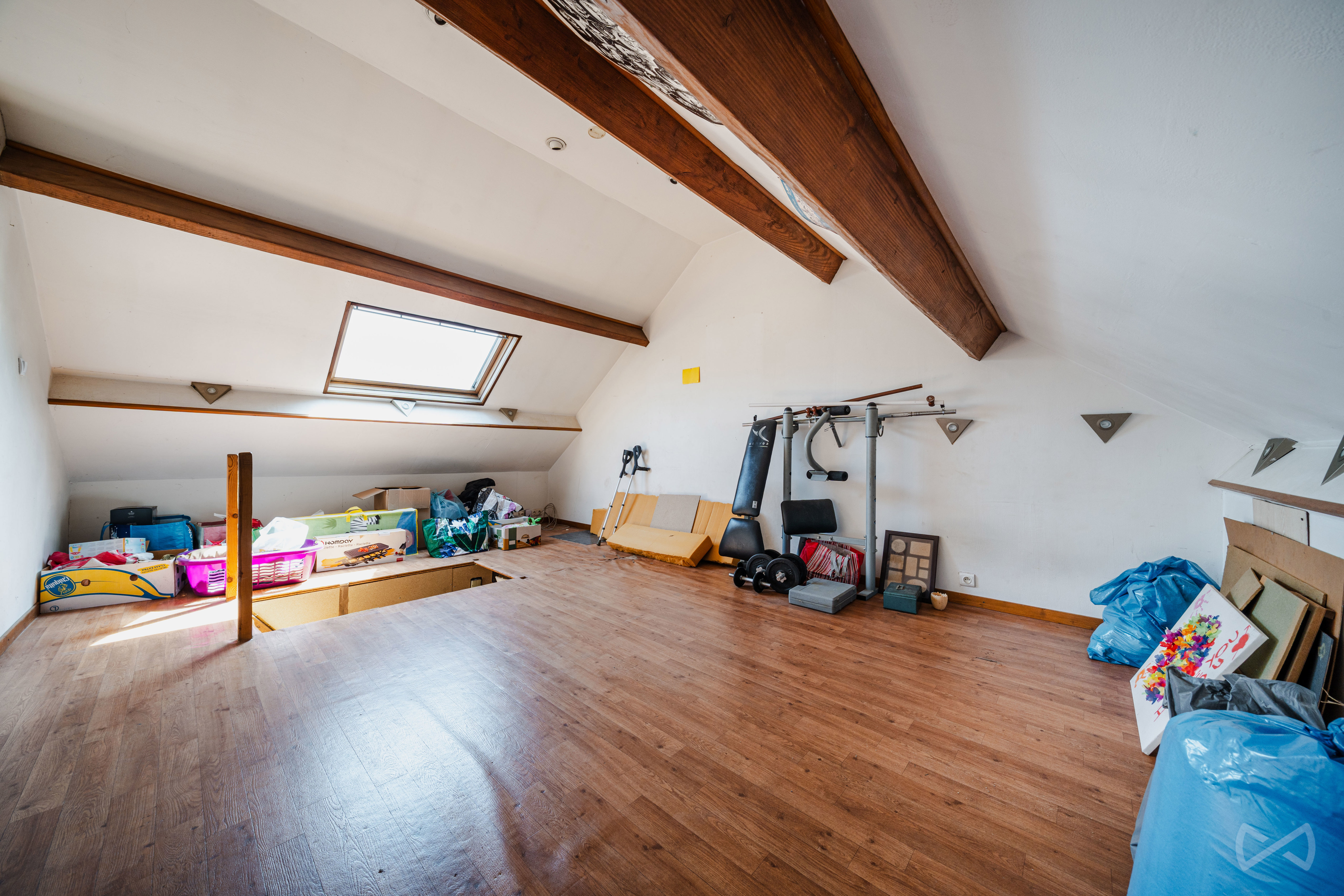 Photo 4 sur 4 pour Maison de quatre chambres à Mont-sur-marchienne