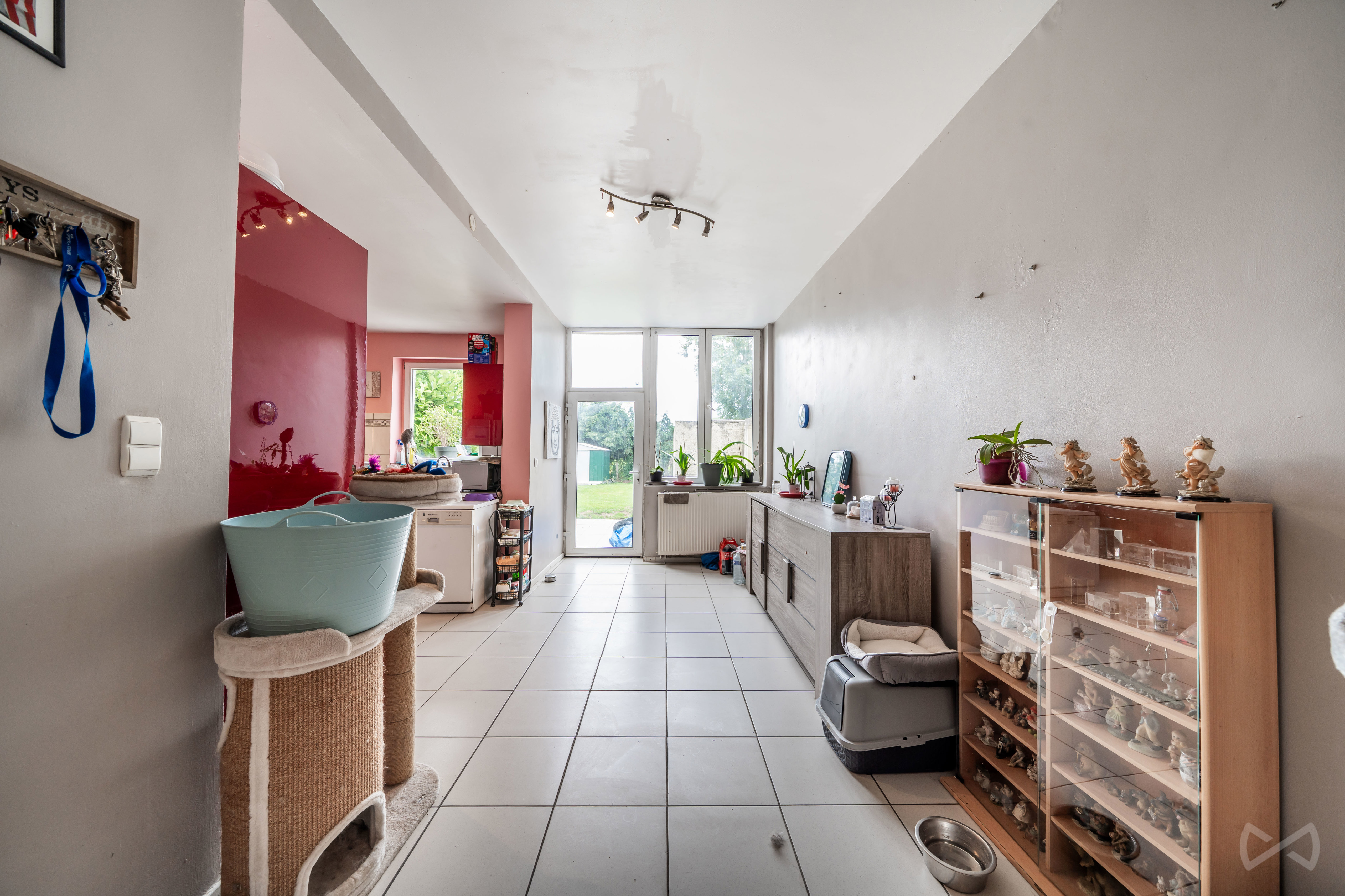 Photo 3 sur 4 pour Maison de deux chambres à Roux
