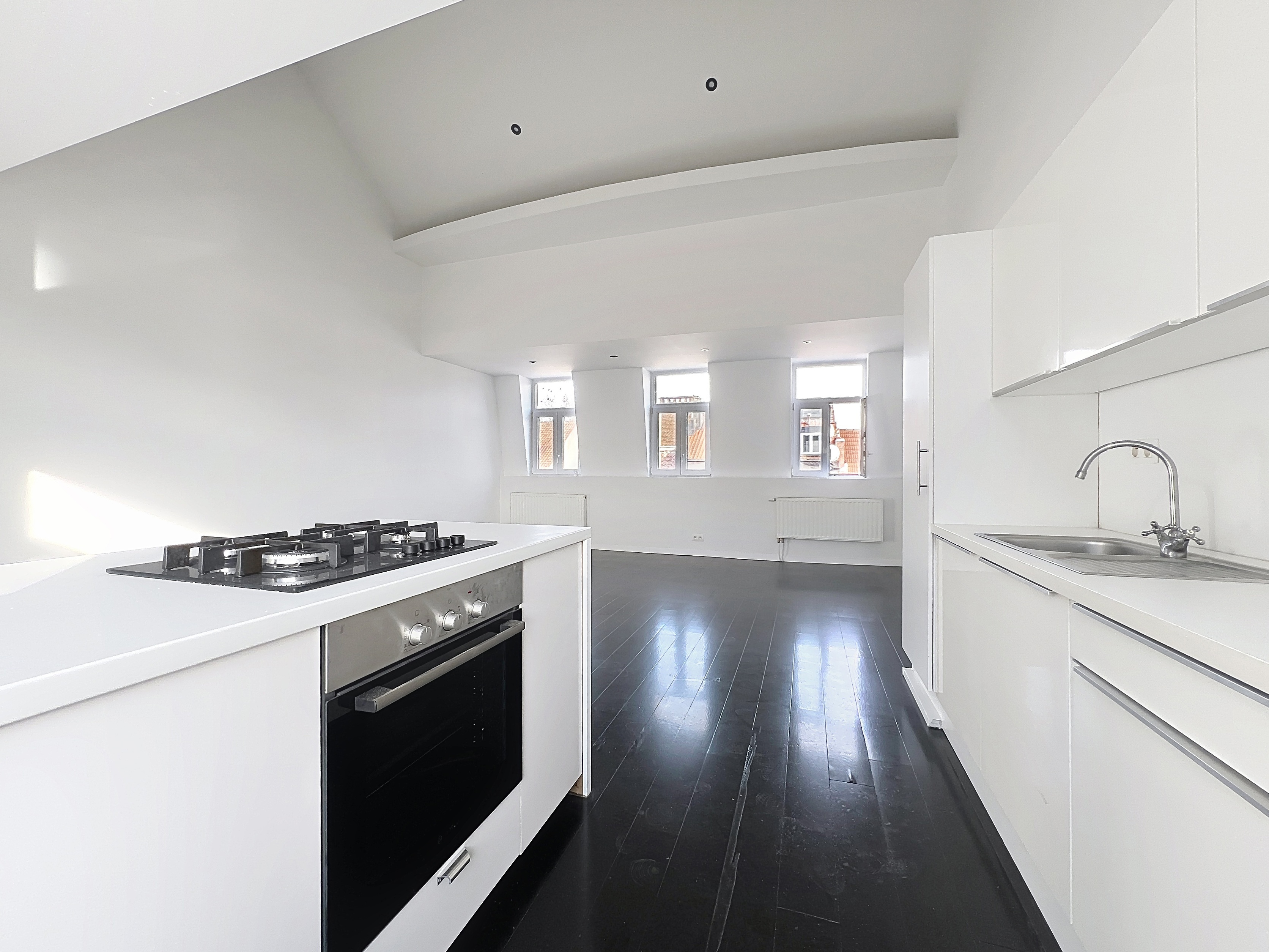 Foto 3 van 4 van Appartement met drie slaapkamers in Schaerbeek