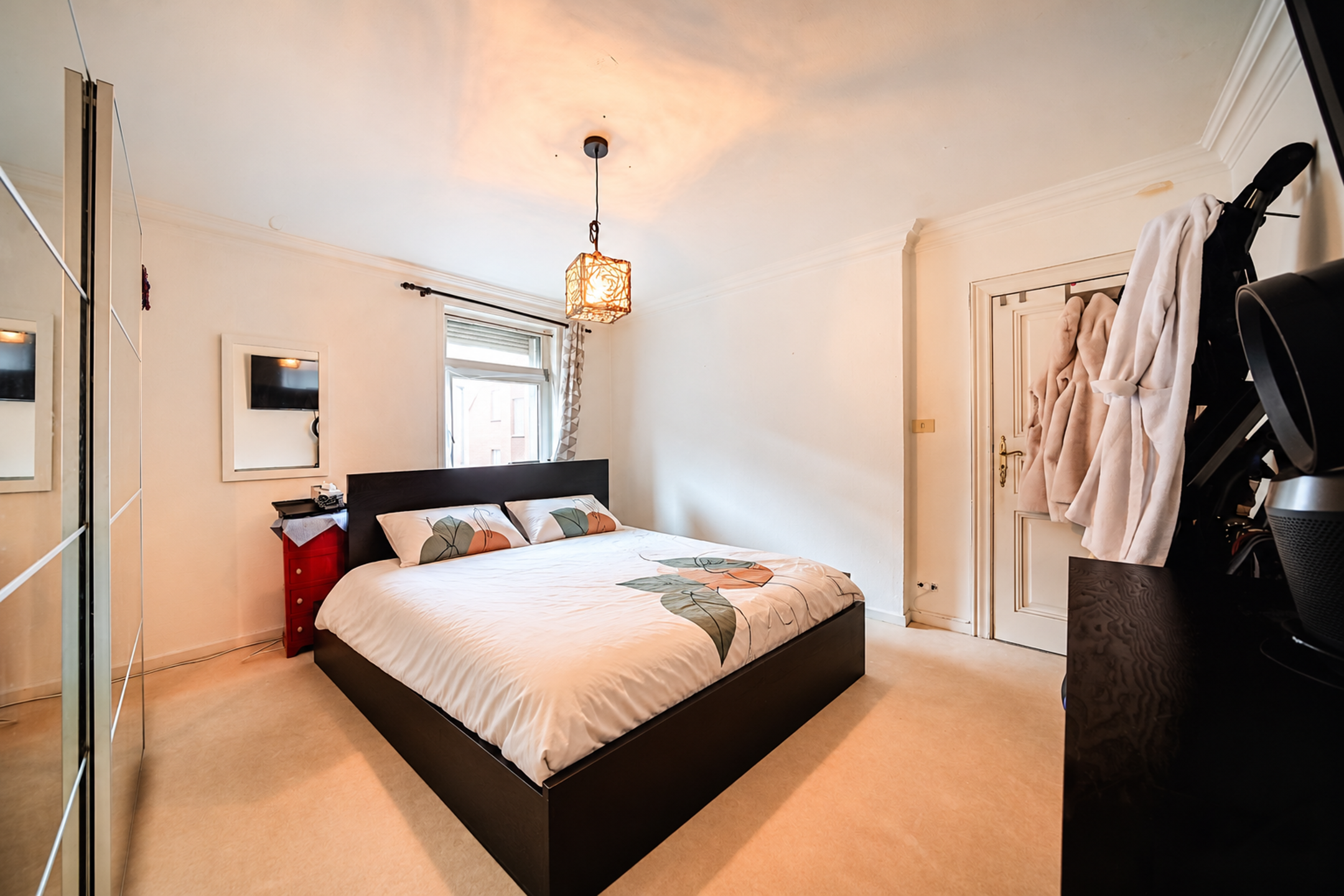 Picture 1 of 4 for Flat with three bedrooms in Sint-genesius-rode