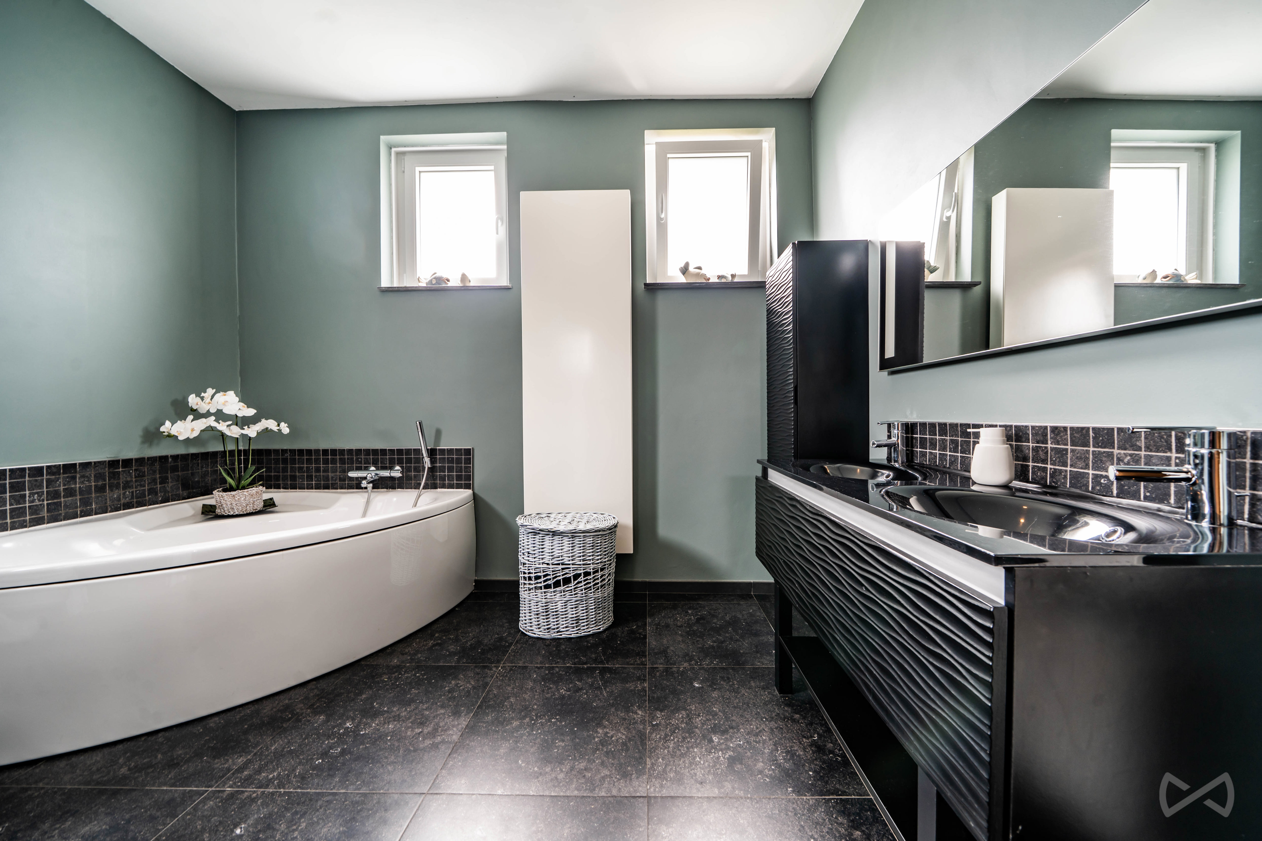 Picture 1 of 4 for Villa with four bedrooms in Marcinelle