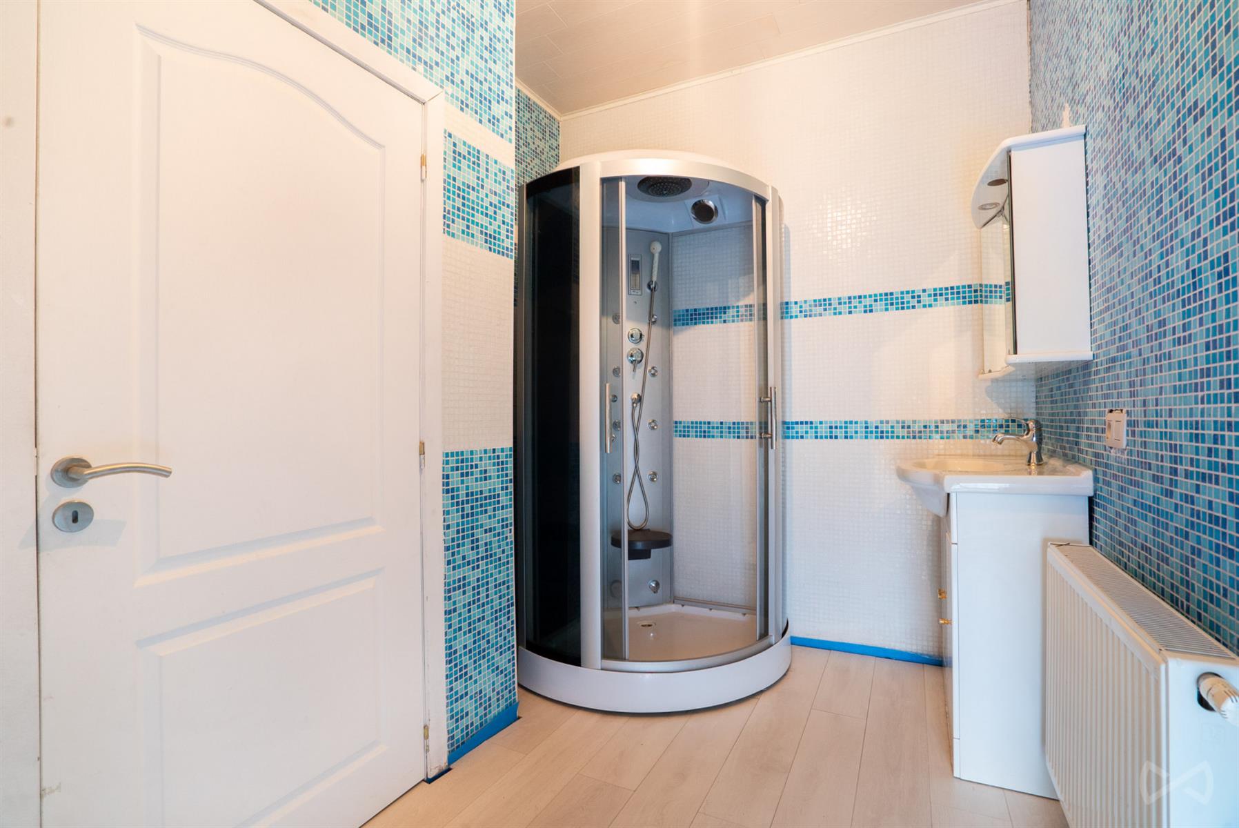 Picture 1 of 4 for House with three bedrooms in Gochenée