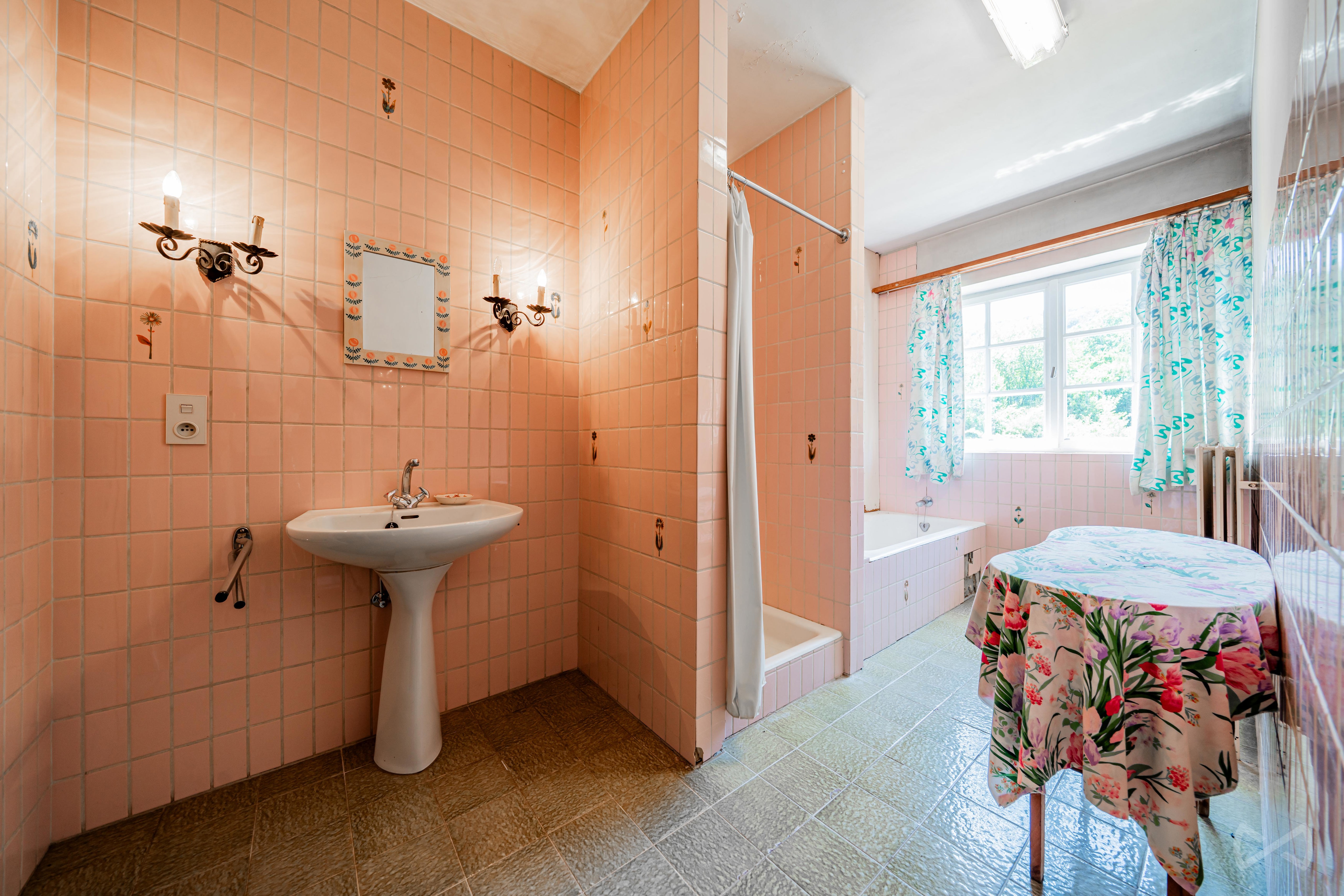 Picture 1 of 4 for Charming house with six bedrooms in Profondeville