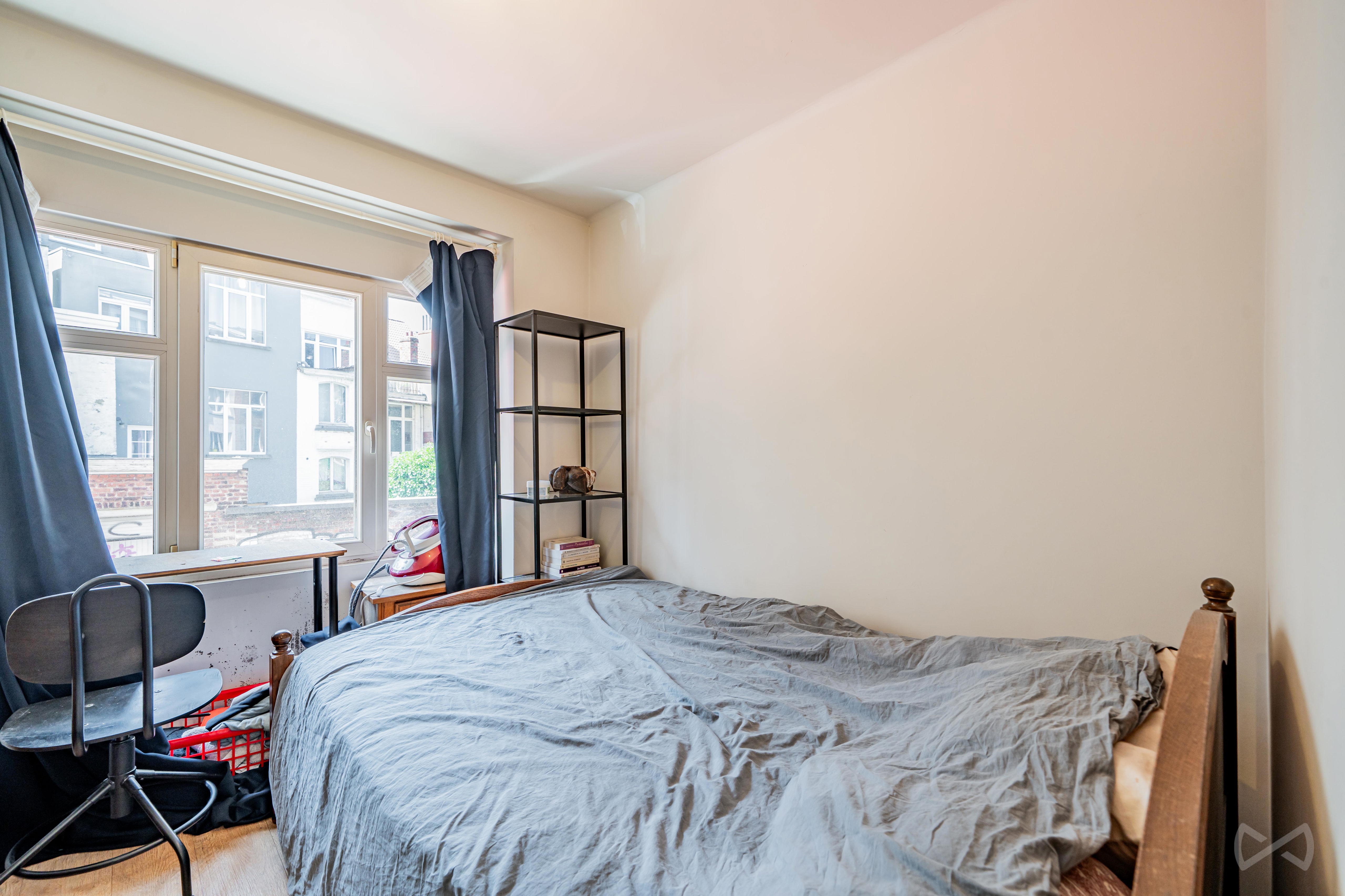 Foto 3 van 4 van Gelijkvloerse verdieping met twee slaapkamers in Saint-gilles