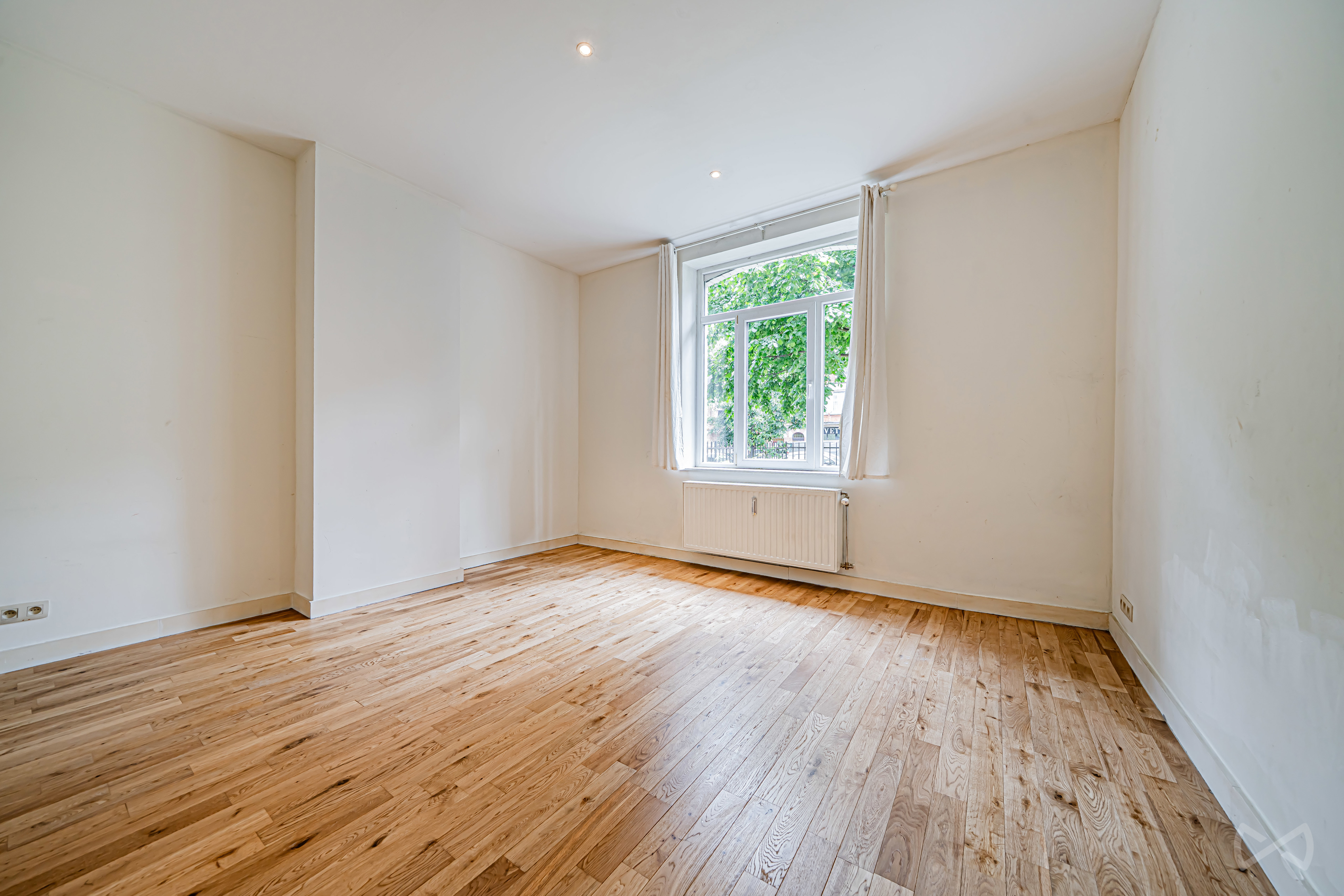Picture 1 of 4 for Apartment block with four bedrooms in Jette