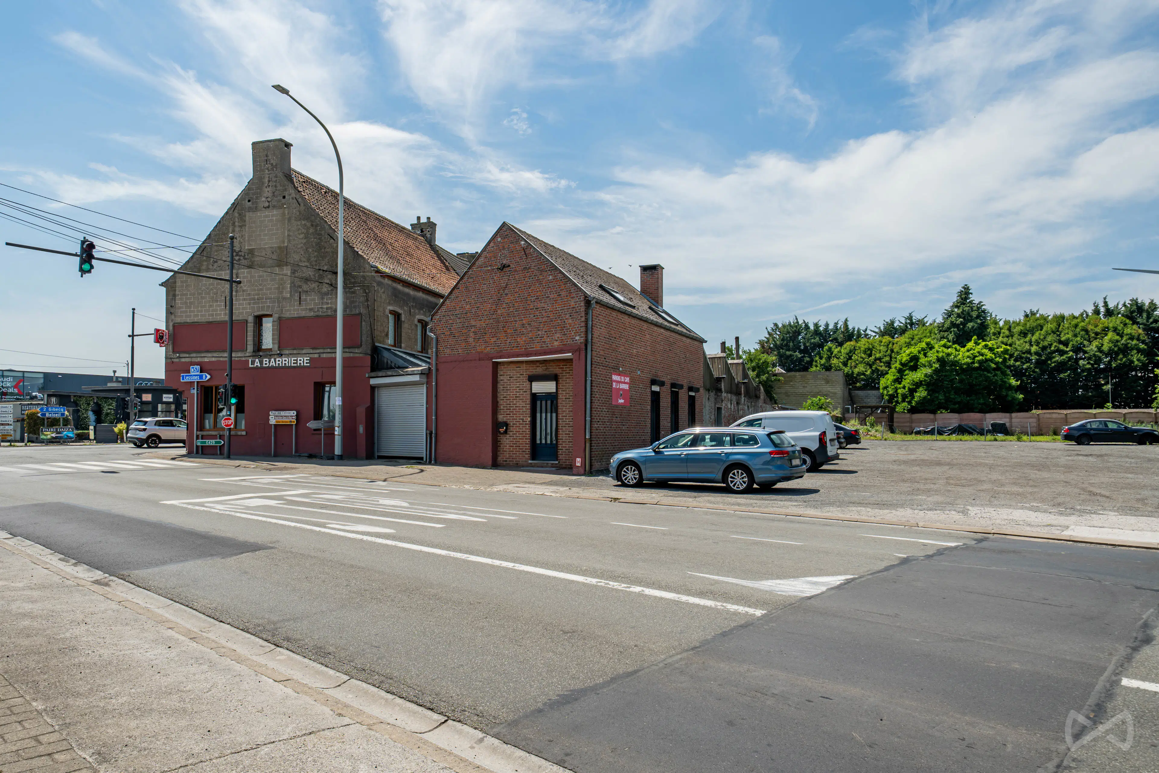 Foto 3 van 4 van Gebouw voor gemengd gebruik met zes slaapkamers in Ghislenghien