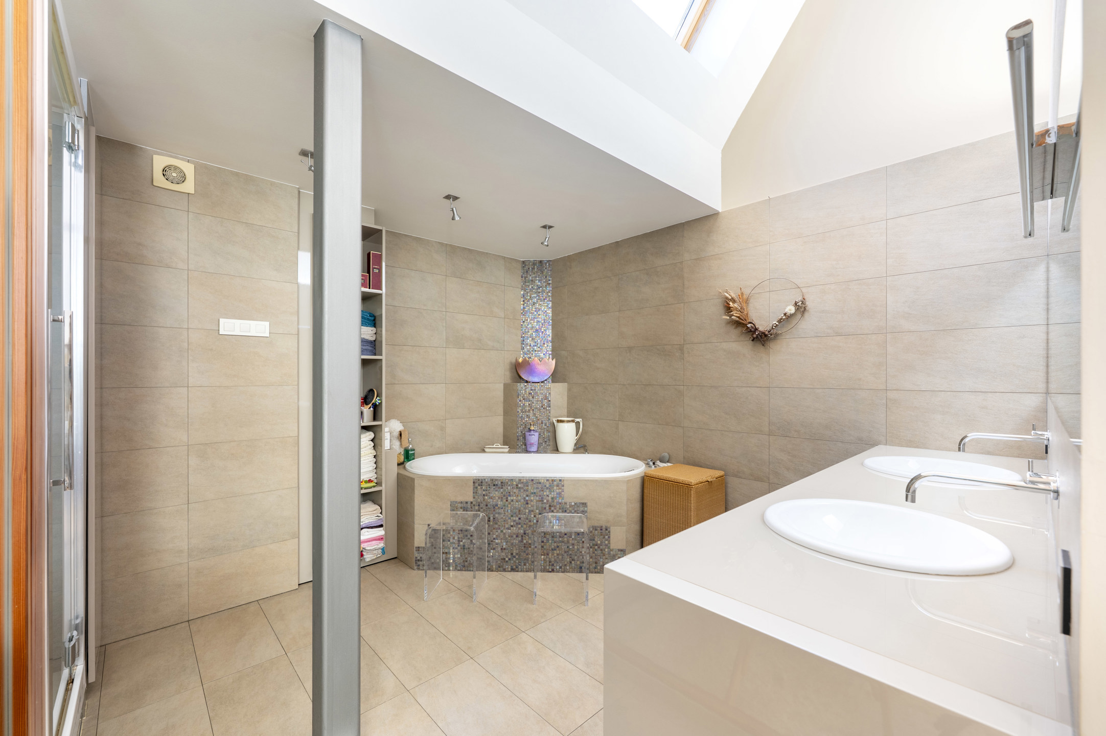 Picture 1 of 4 for Penthouse with three bedrooms in Zwijndrecht Burcht