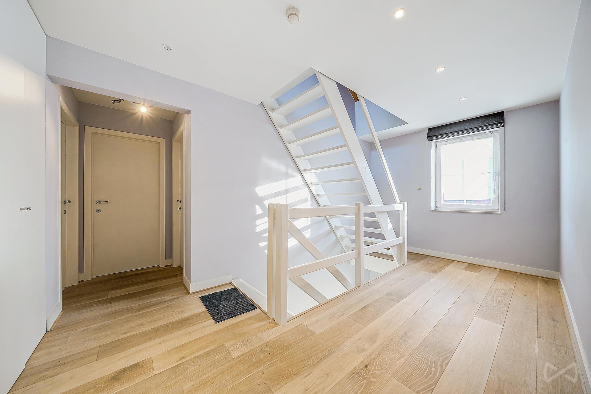 Picture 1 of 4 for House with five bedrooms in Court-saint-Étienne