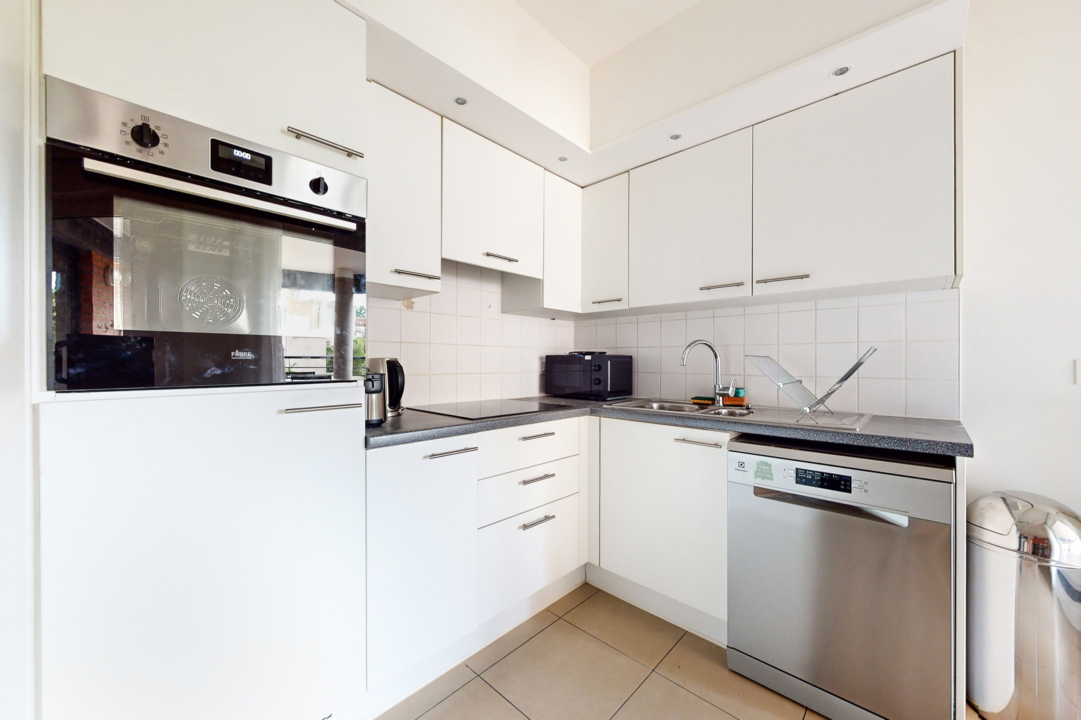 Picture 3 of 4 for Flat with five bedrooms in Uccle