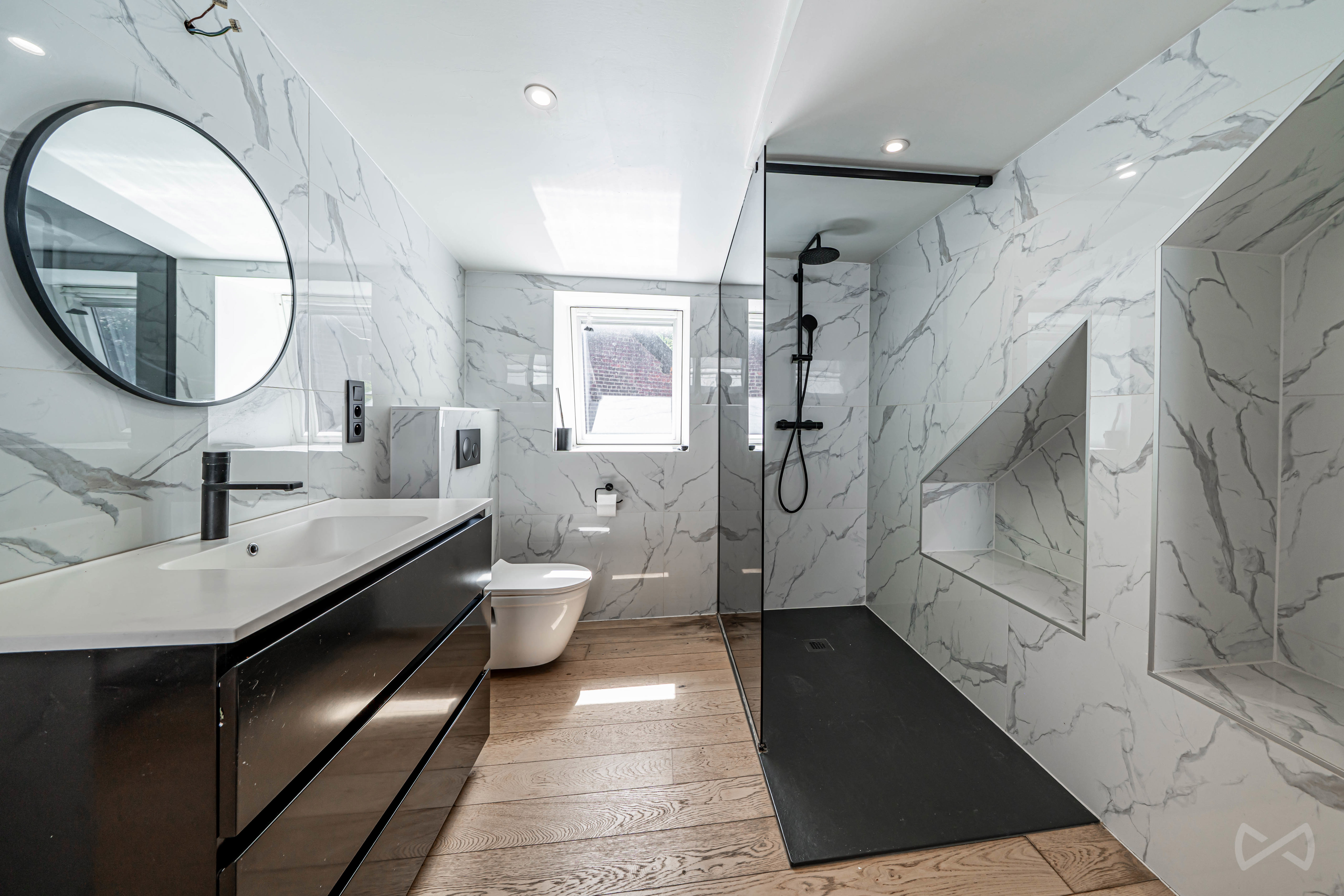 Photo 1 sur 4 pour Immeuble mixte d'une chambre à Mont-sur-marchienne