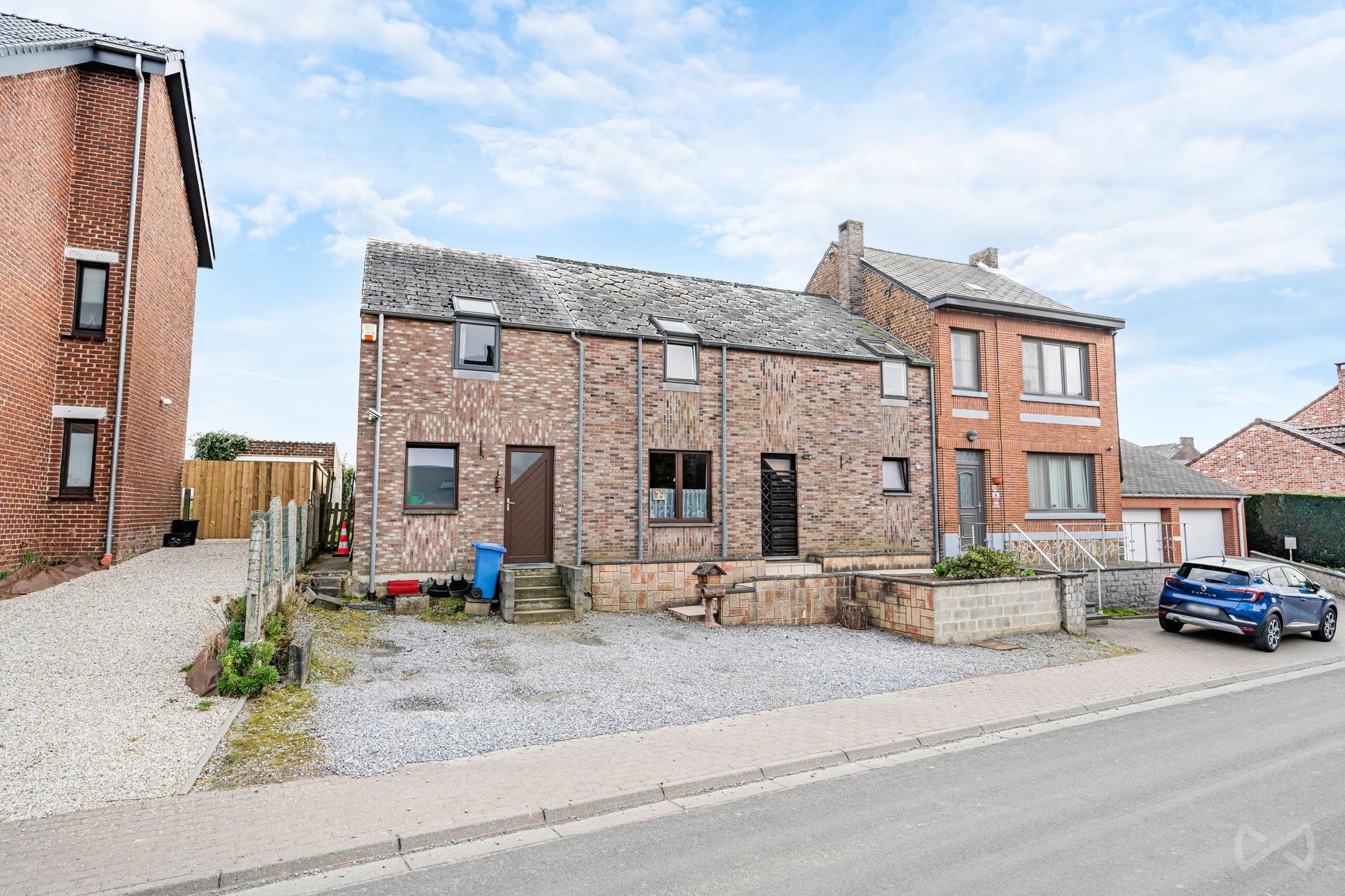 Foto 2 van 3 van Huis met vijf slaapkamers in Sart-dames-avelines