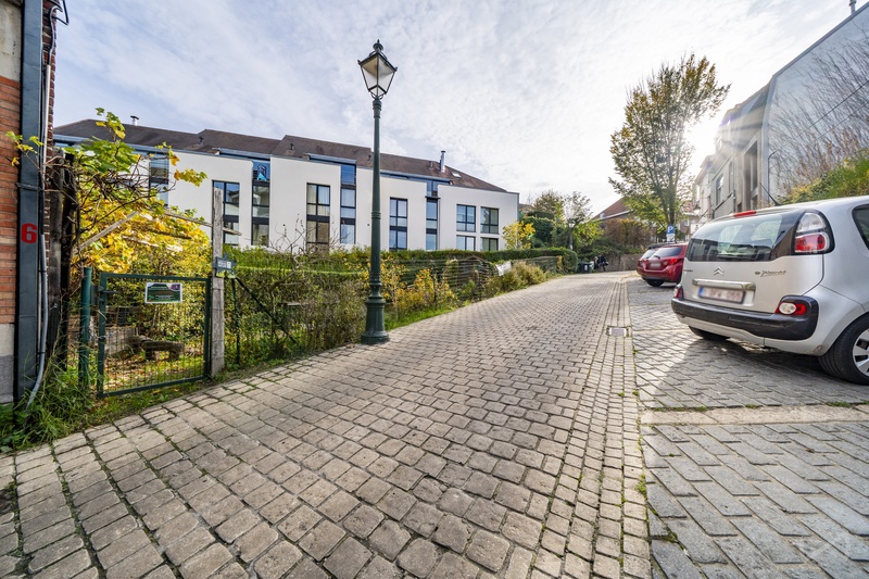 Picture 2 of 3 for House with five bedrooms in Uccle