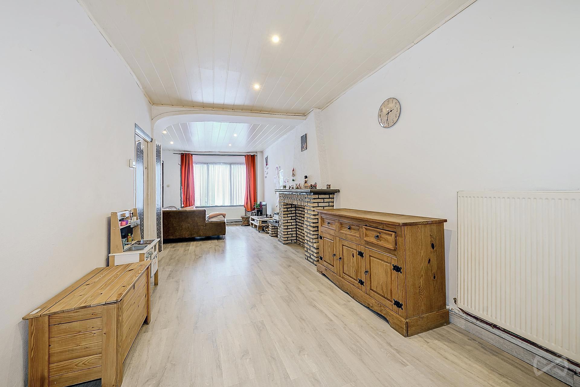 Photo 3 sur 3 pour Maison de cinq chambres à Montignies-Sur-Sambre