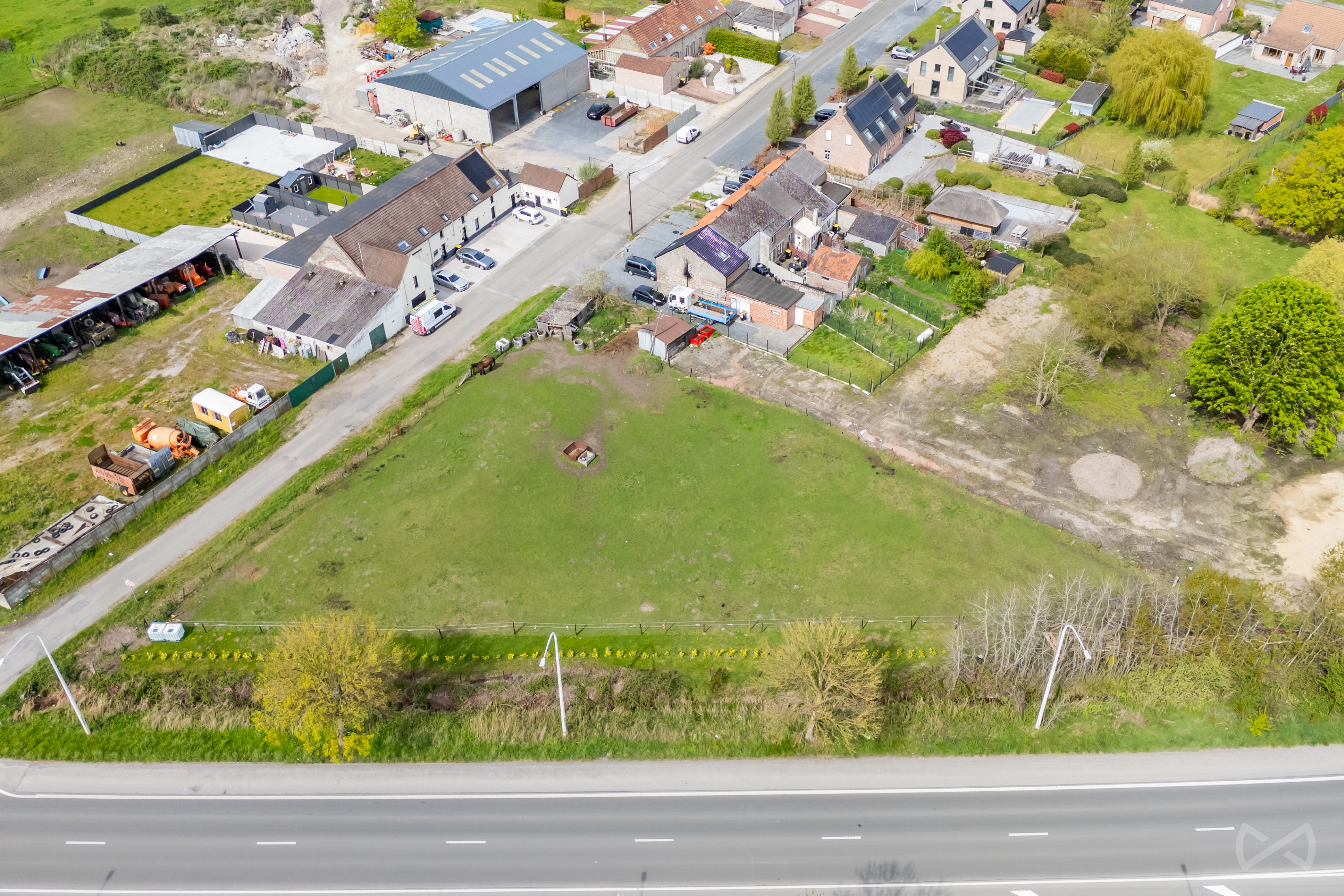 Picture 3 of 4 for Building ground in Hautrage