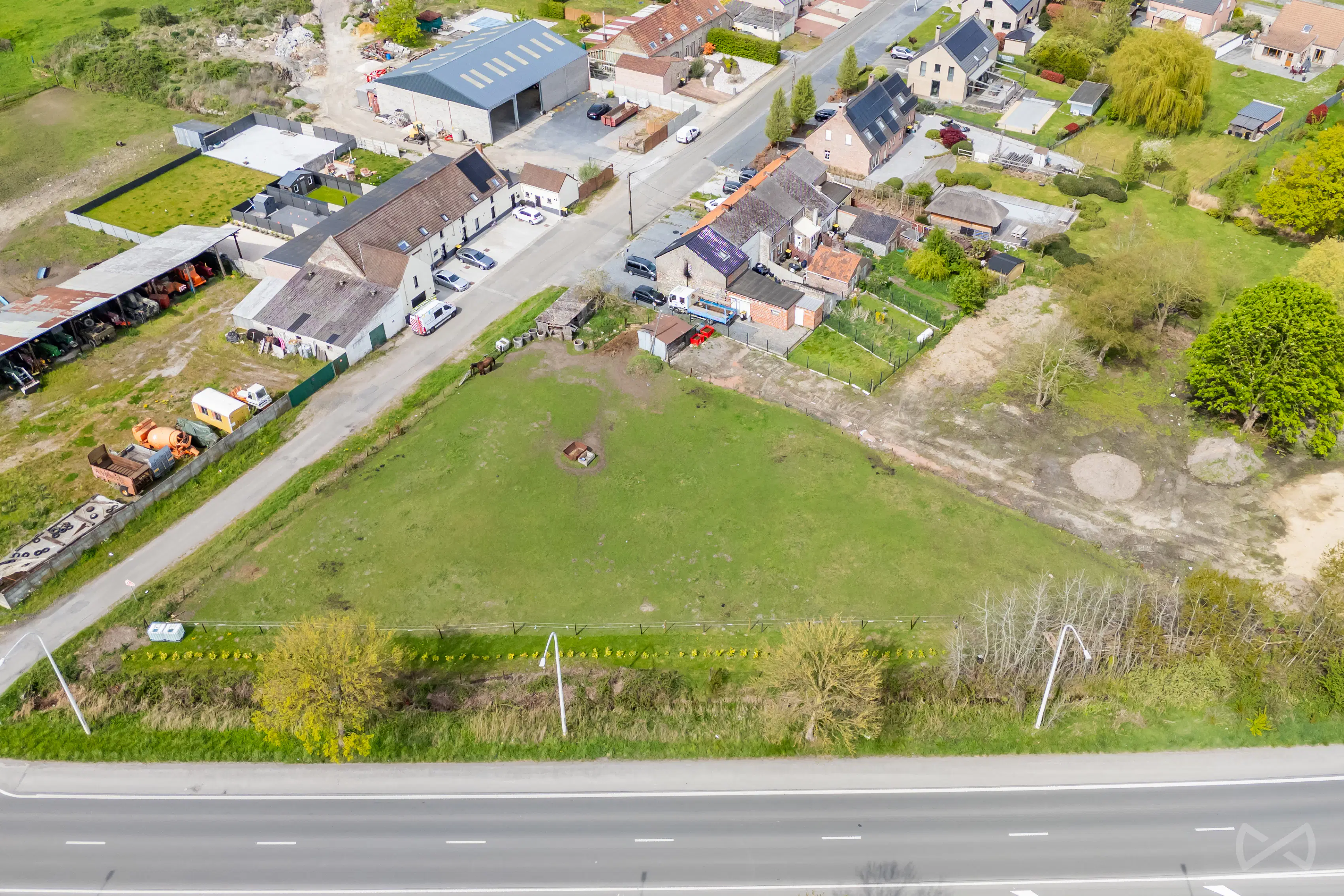 Picture 3 of 4 for Building ground in Hautrage