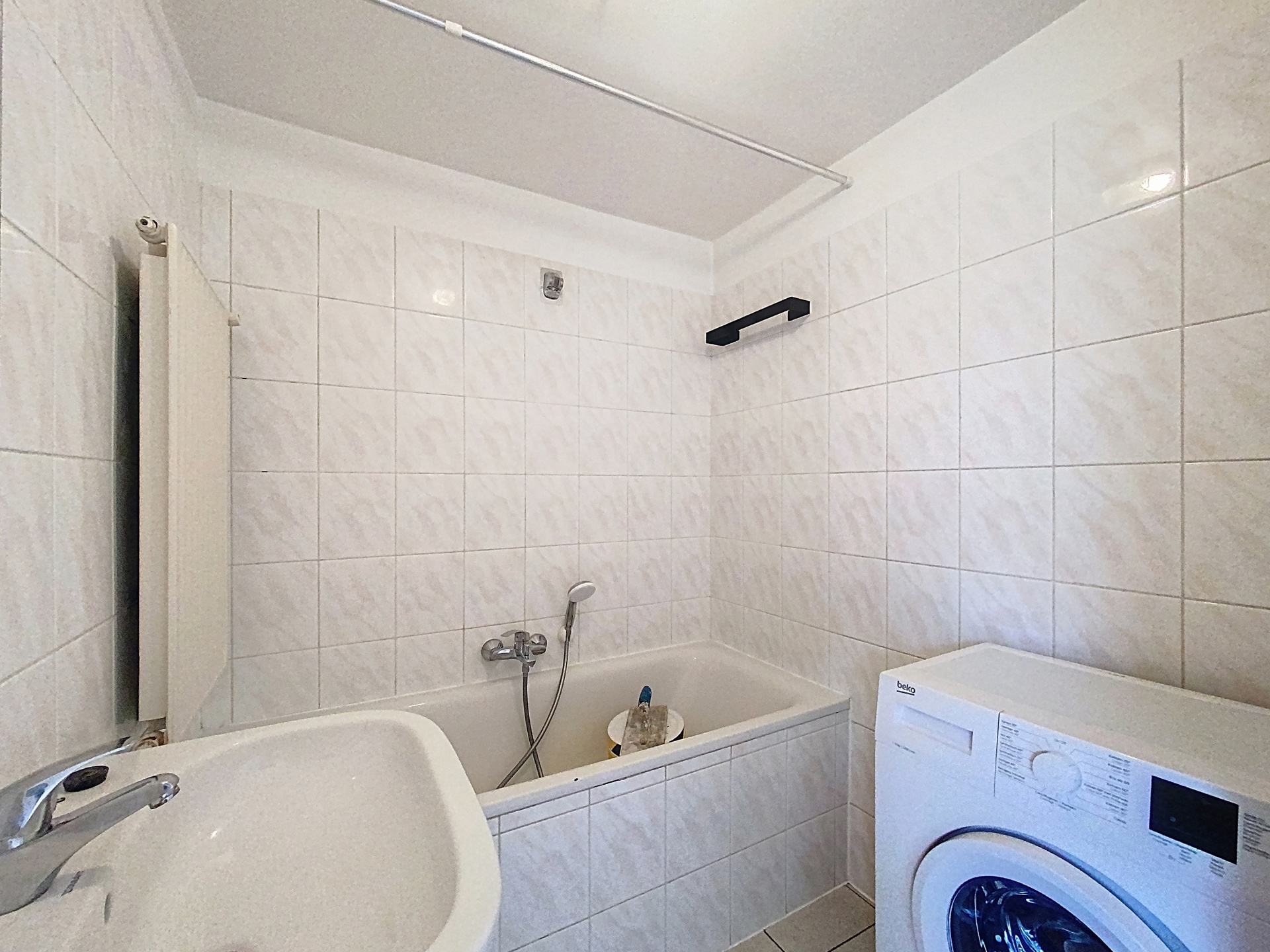 Picture 3 of 3 for Studio in Ixelles